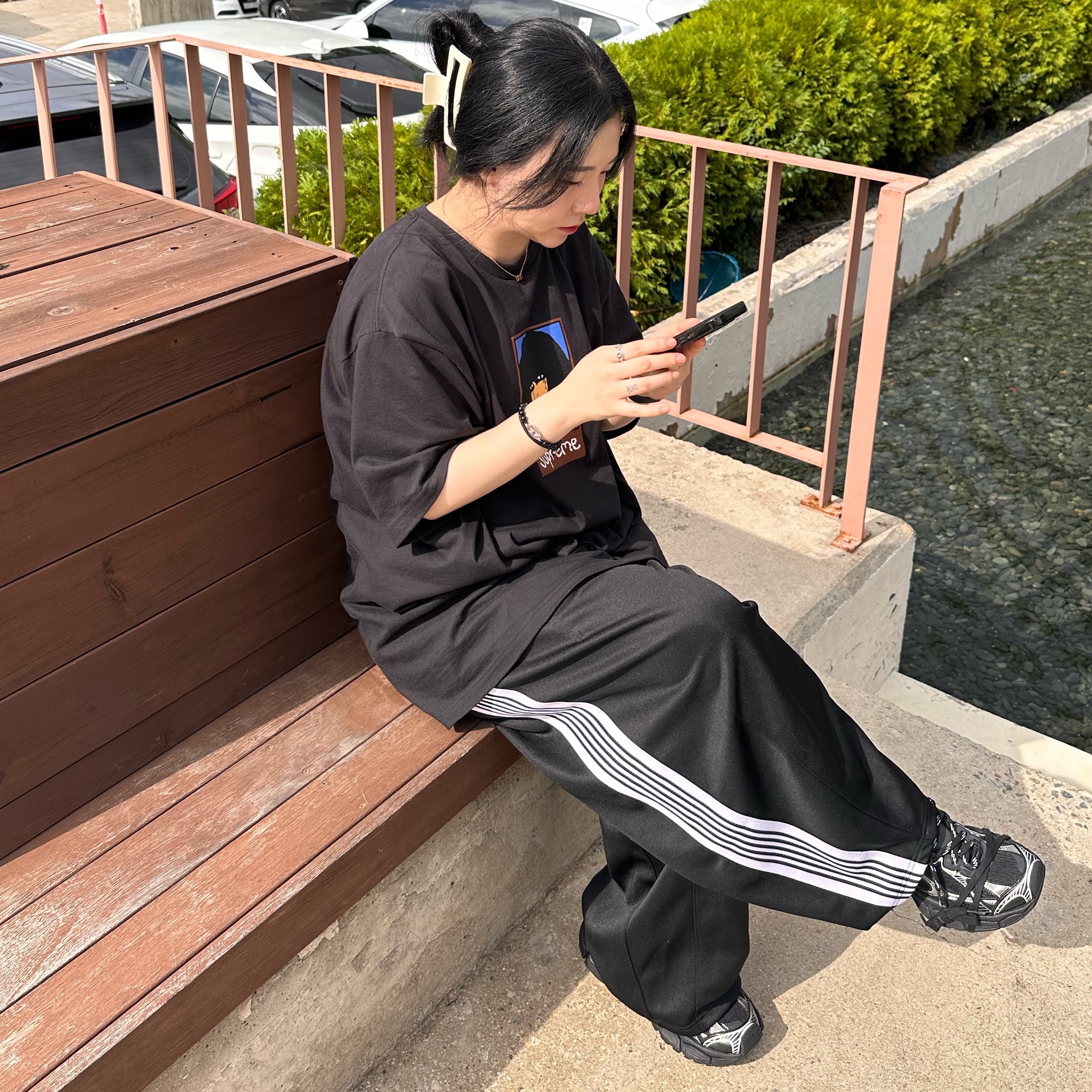 (W) Balenciaga 3XL Sneakers Black, Needles H.D. Track Pants Poly Smooth Black White 착용 스타일