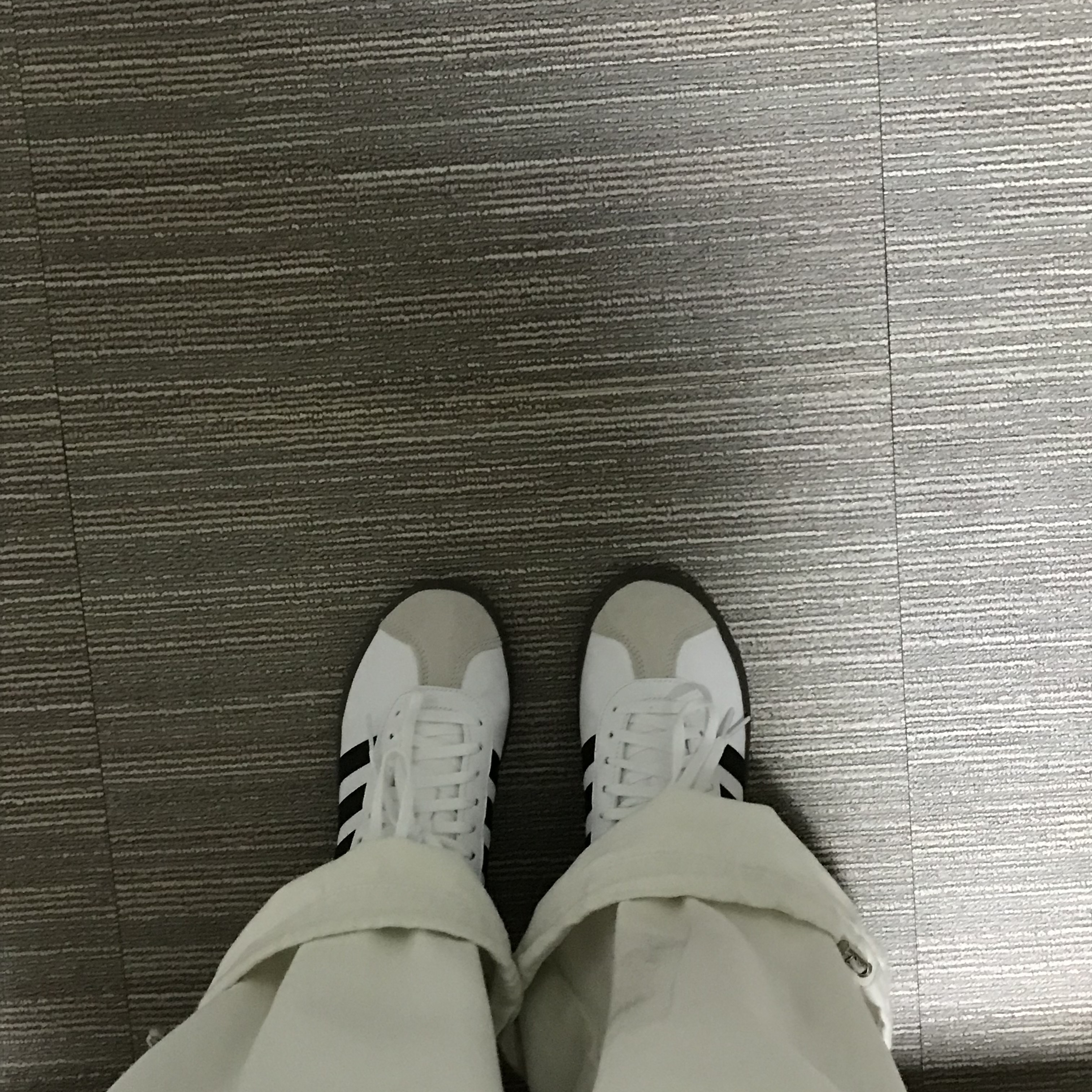 (W) Adidas VL Court Base Cloud White Core Black 착용 스타일 - 2