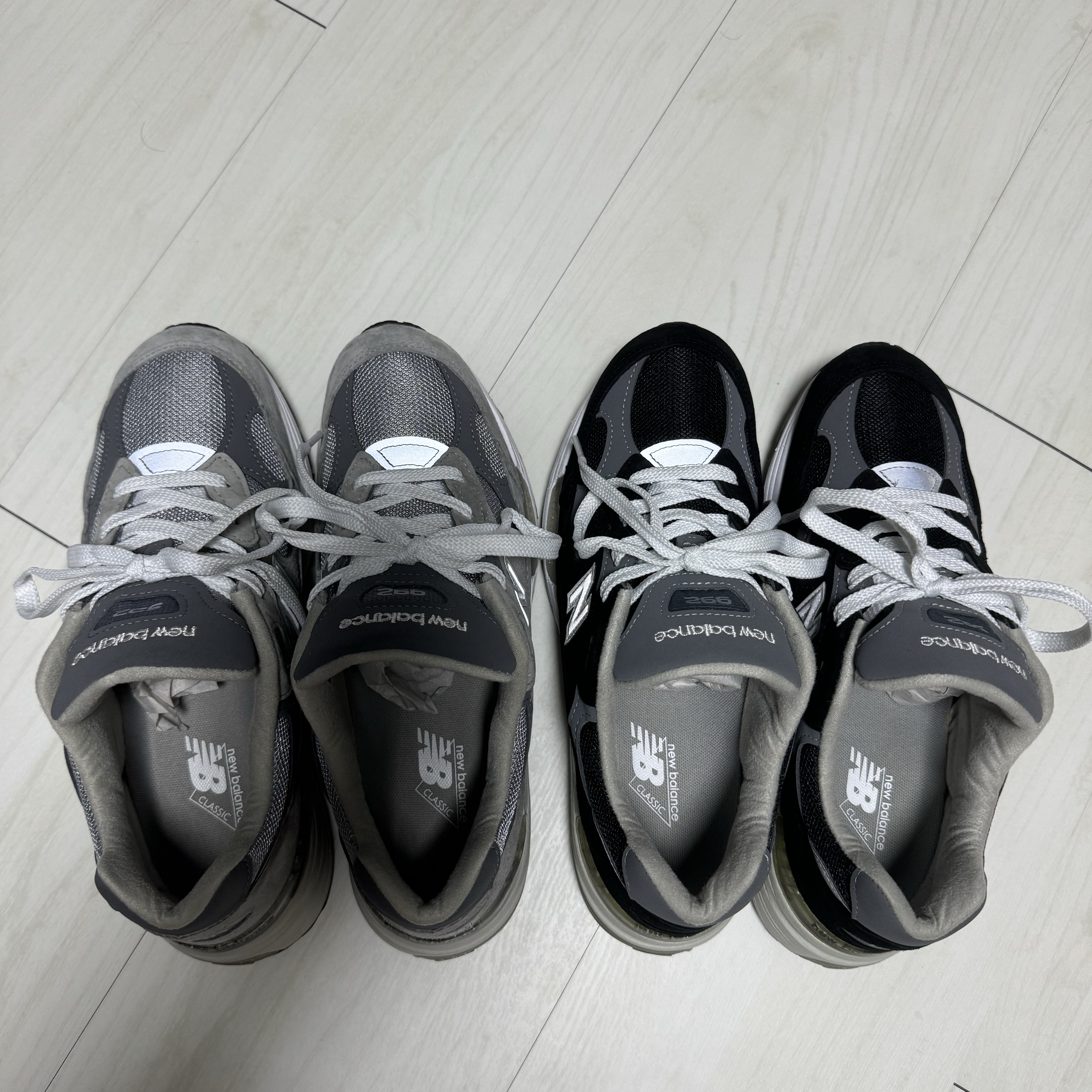 New Balance 992 Made in USA Grey - D Standard, New Balance 992 Made in USA Black Grey 착용 스타일