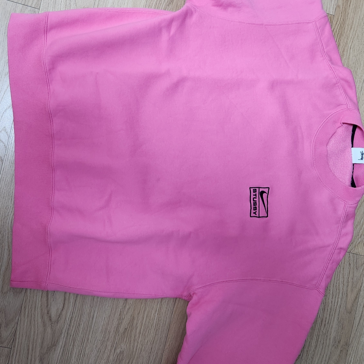 Nike x Stussy NRG Washed Fleece Crewneck Lotus PInk 착용 스타일 - 2