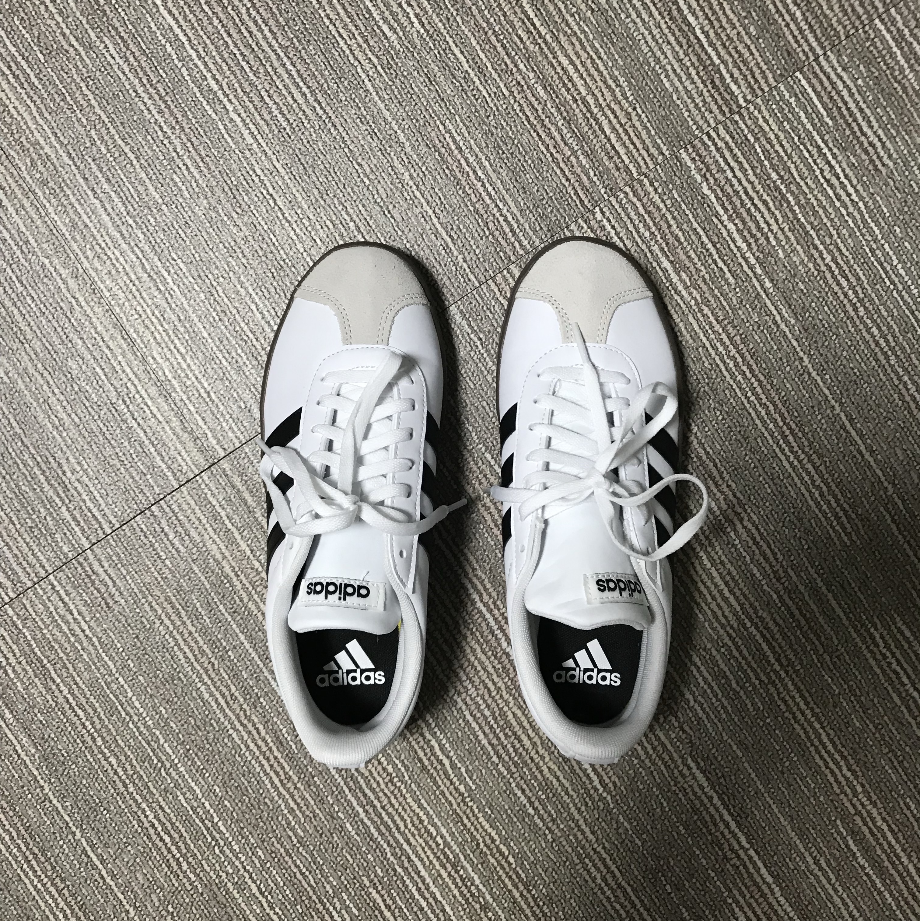 (W) Adidas VL Court Base Cloud White Core Black 착용 스타일 - 1