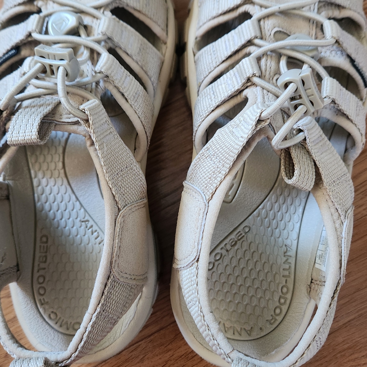(W) Keen Newport H2 Monochrome Safari 착용 스타일 - 1