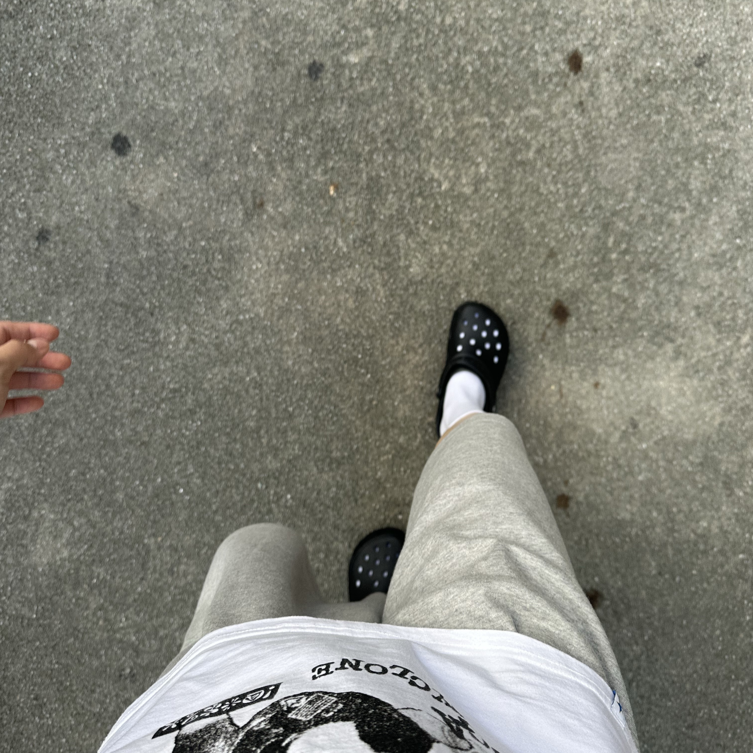 Crocs Classic Clog Black 착용 스타일