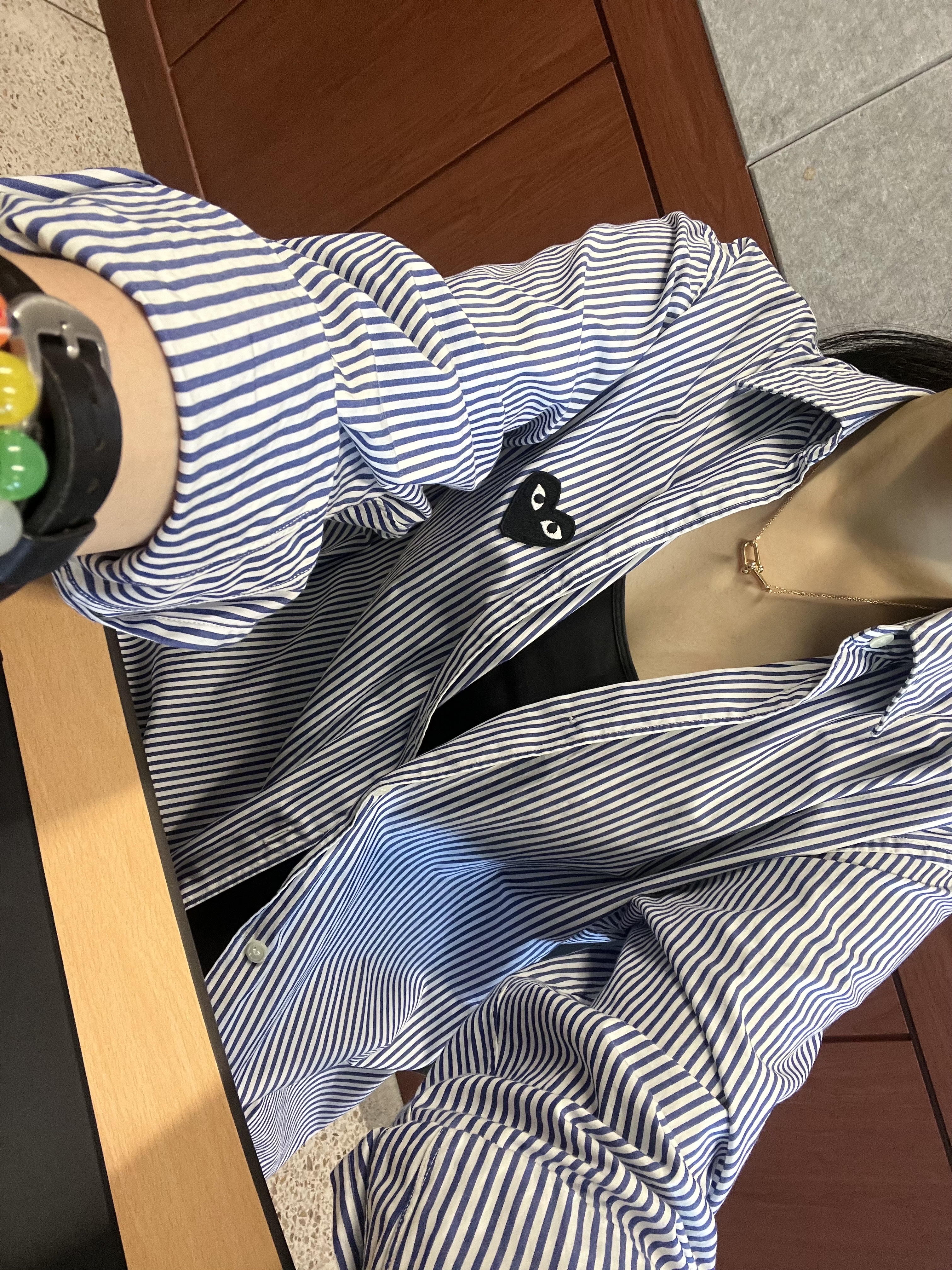 Play Comme des Garcons Striped Black Heart Shirt Blue 착용 스타일 - 7
