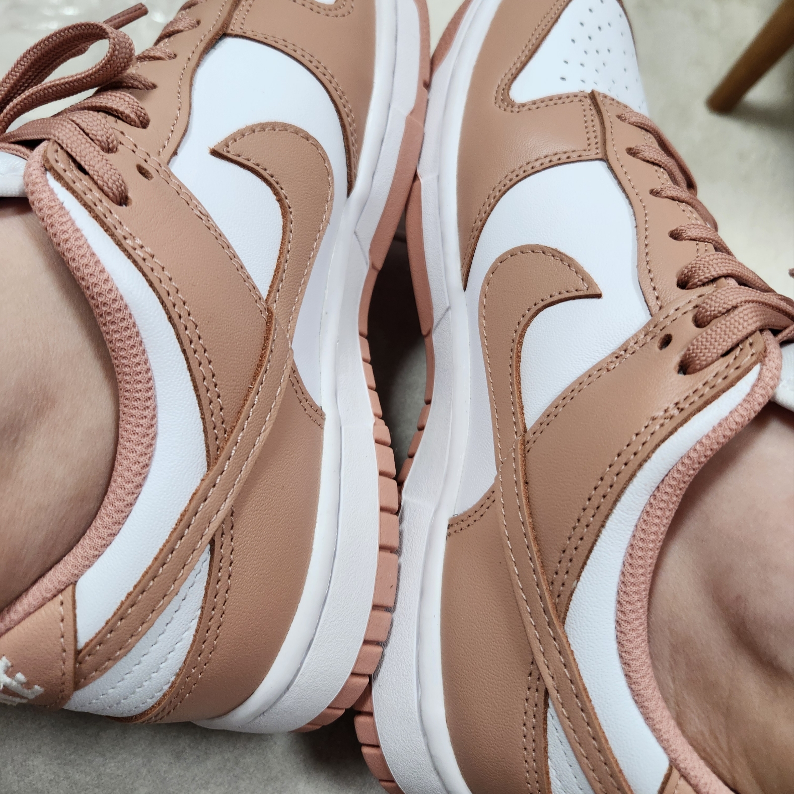 (W) Nike Dunk Low Rose Whisper 착용 스타일 - 1