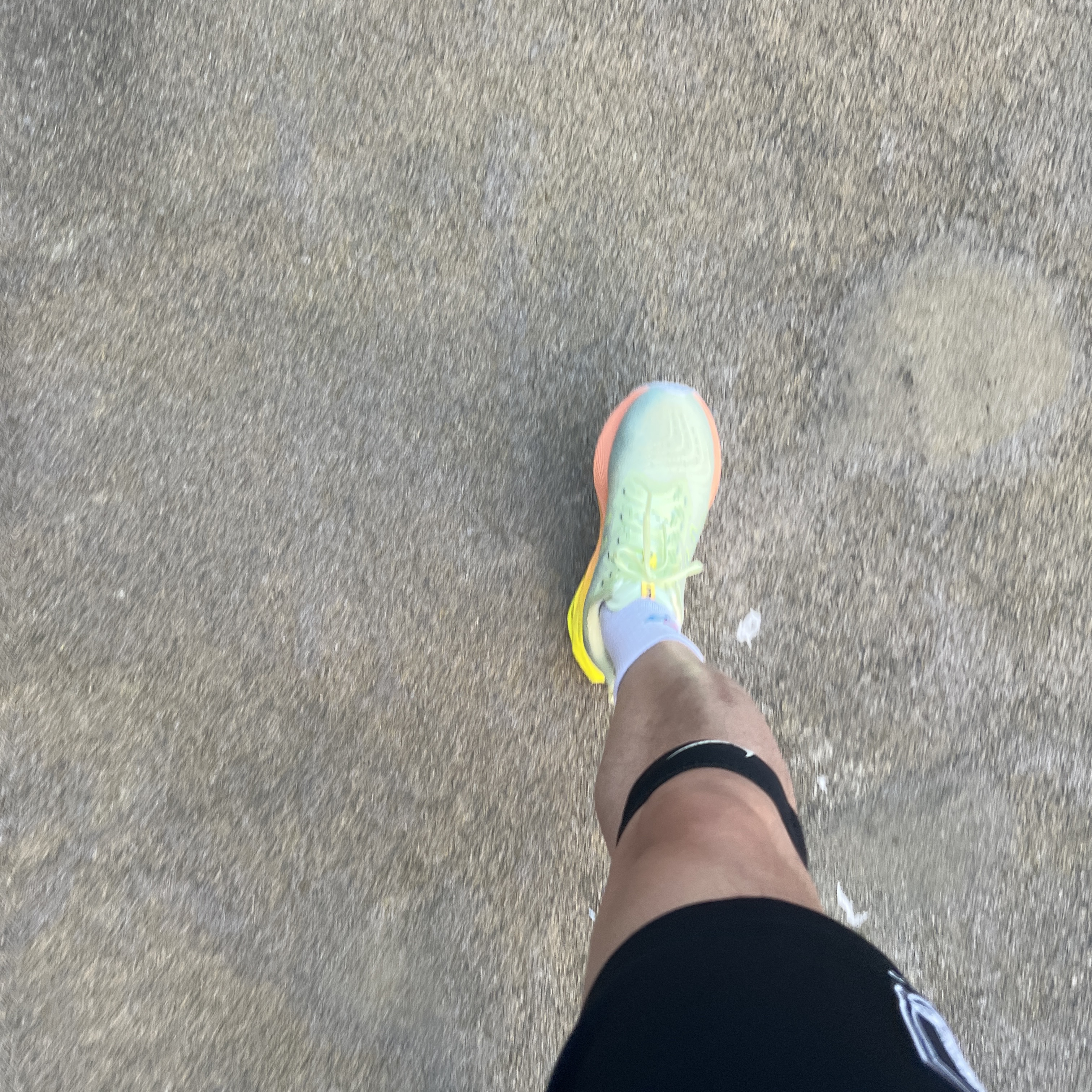 Asics Novablast 4 Cool Matcha Safety Yellow 착용 스타일