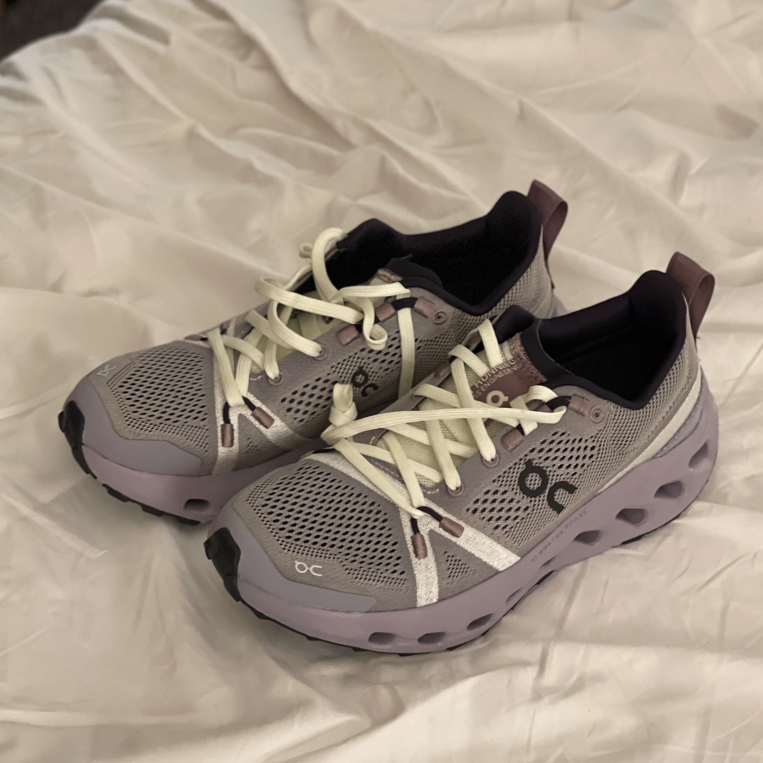 (W) On Running Cloudsurfer Trail Seedling Lilac 착용 스타일