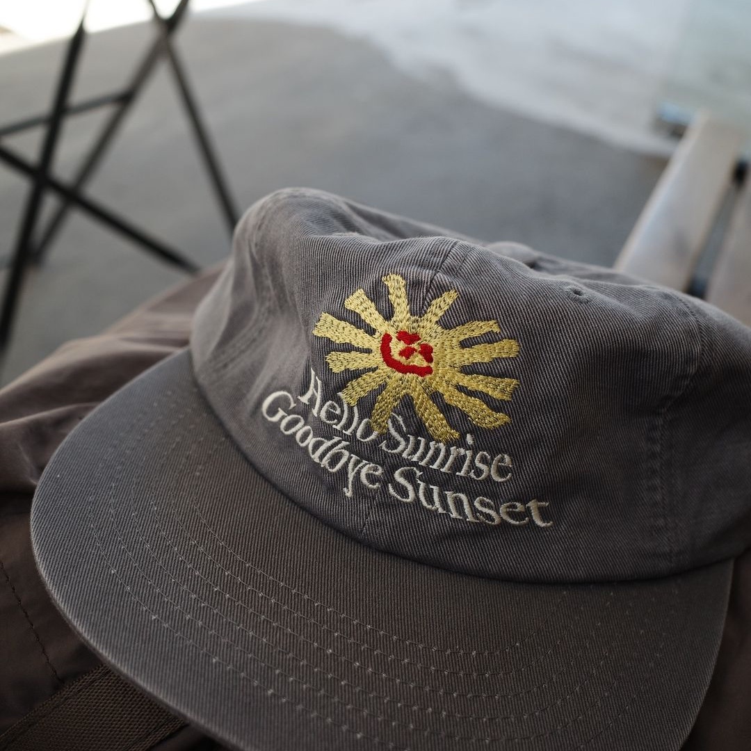 HS x Hank Relaxed Fit Cap Charcoal 착용 스타일 - 2