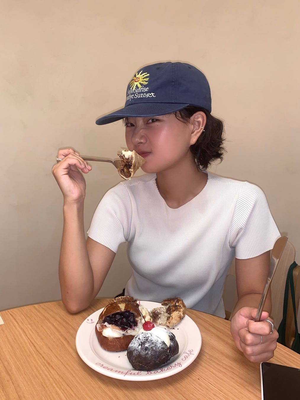 HS x Hank Relaxed Fit Cap Navy 착용 스타일 - 1