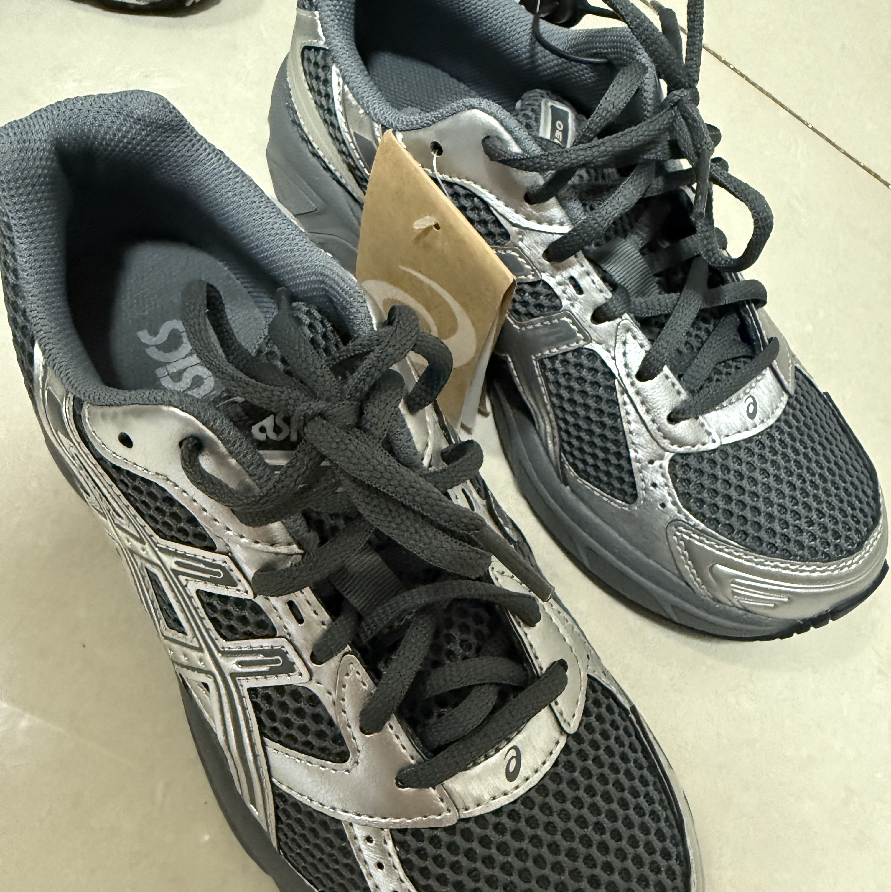 Asics Gel-1130 Steel Grey Pure Silver 착용 스타일