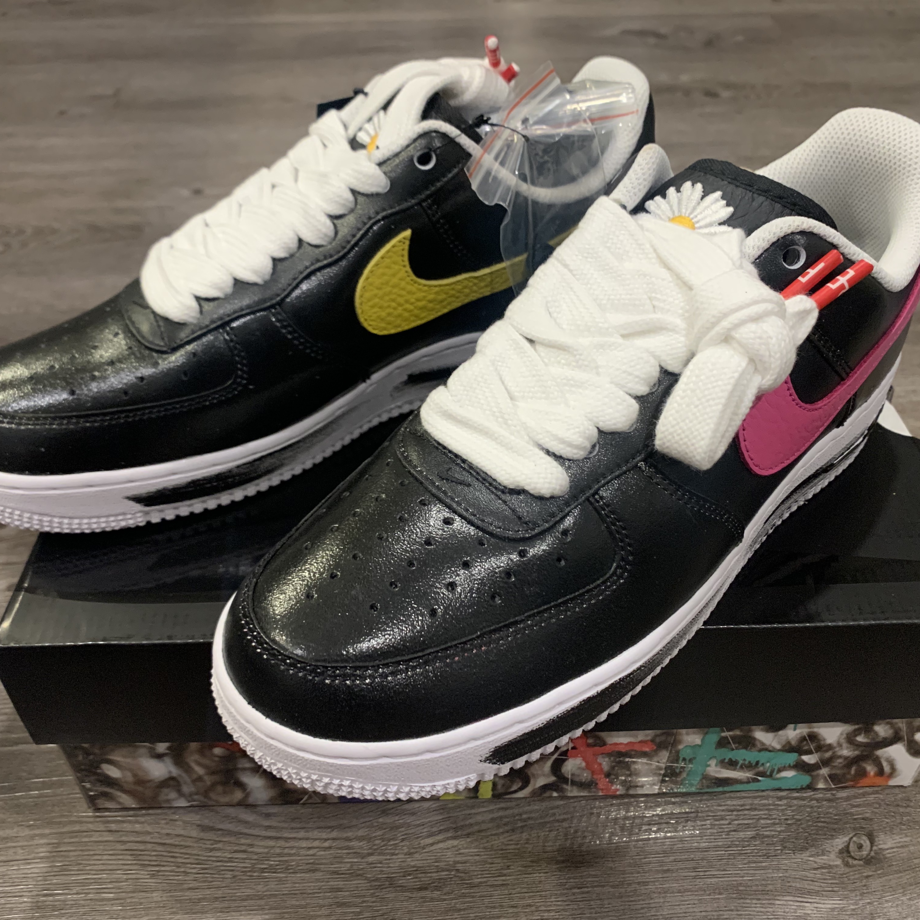 Nike x Peaceminusone Air Force 1 Low Para-Noise 3.0 Black and Multicolor 착용 스타일