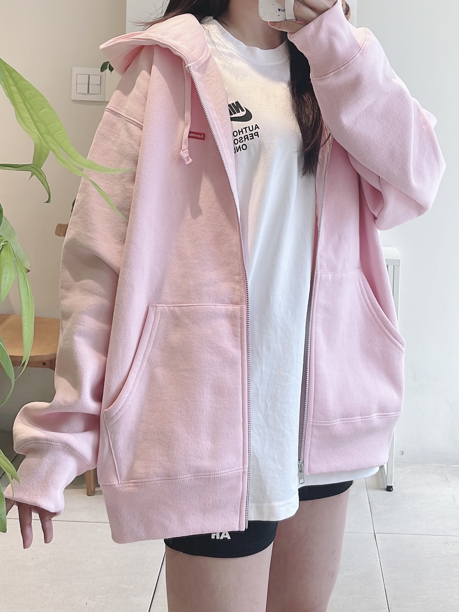 Supreme Small Box Zip Up Hooded Sweatshirt Light Pink - 24FW, (W) Adidas x Hello Kitty Adifom Stan Smith Mules Core Black Red Cloud White 착용 스타일 - 2