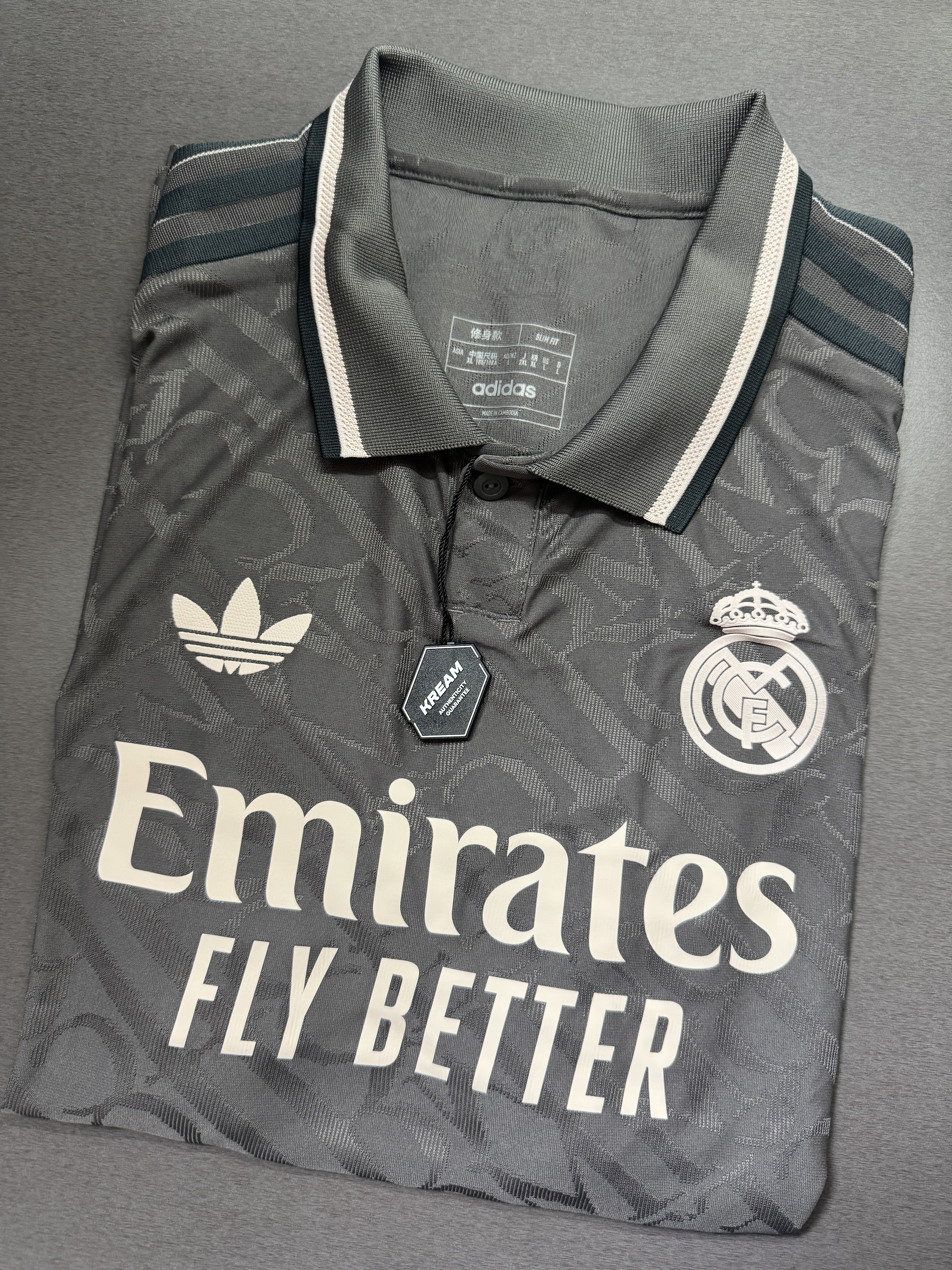 Adidas Real Madrid 2024/25 3rd Authentic Jersey Charcoal - KR Sizing (Non Marking Ver.) 착용 스타일 - 1