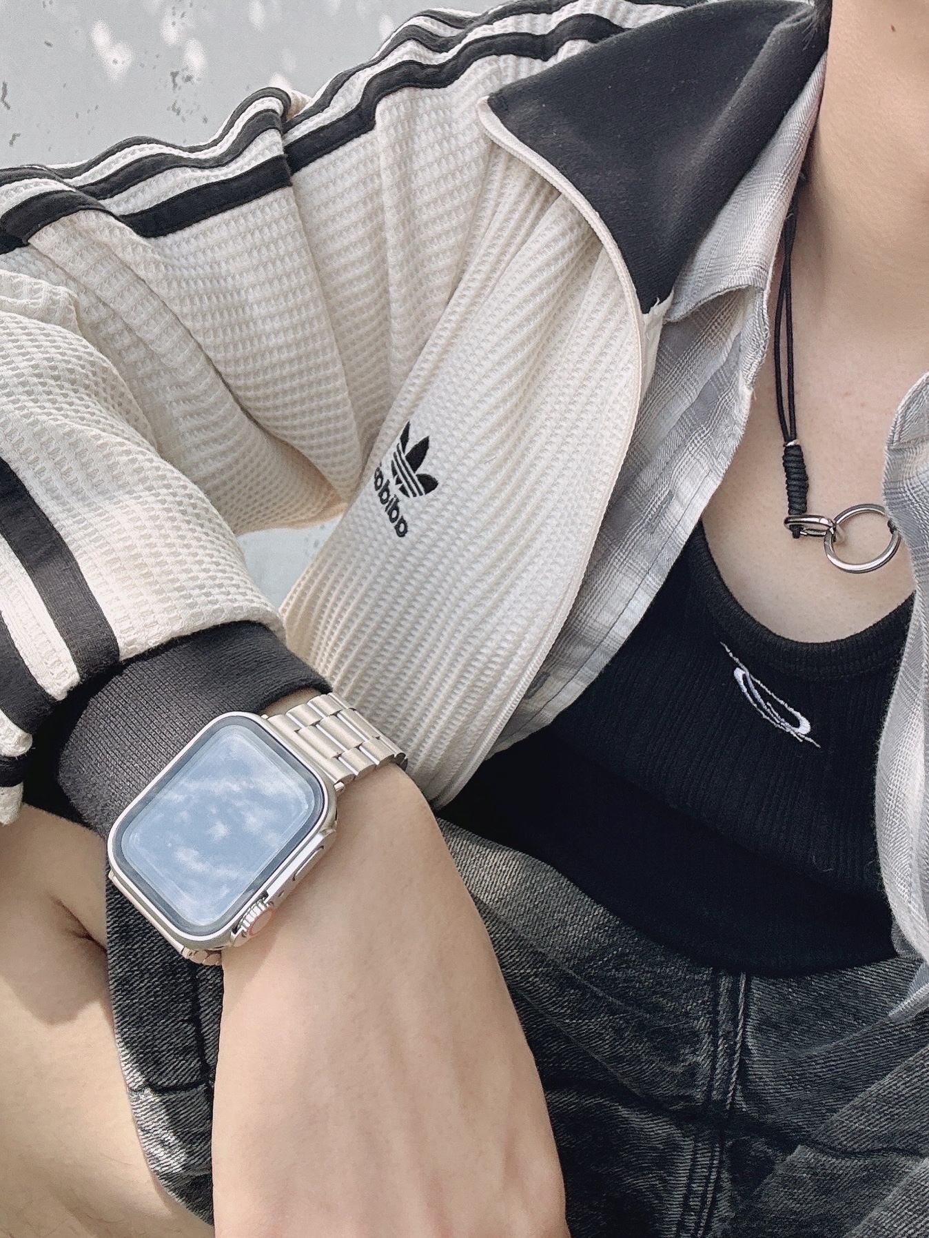Adidas Waffle Beckenbauer Track Top Wonder White - KR Sizing, Apple AirPods Max Lightning Silver (Korean Ver.) 착용 스타일 - 2