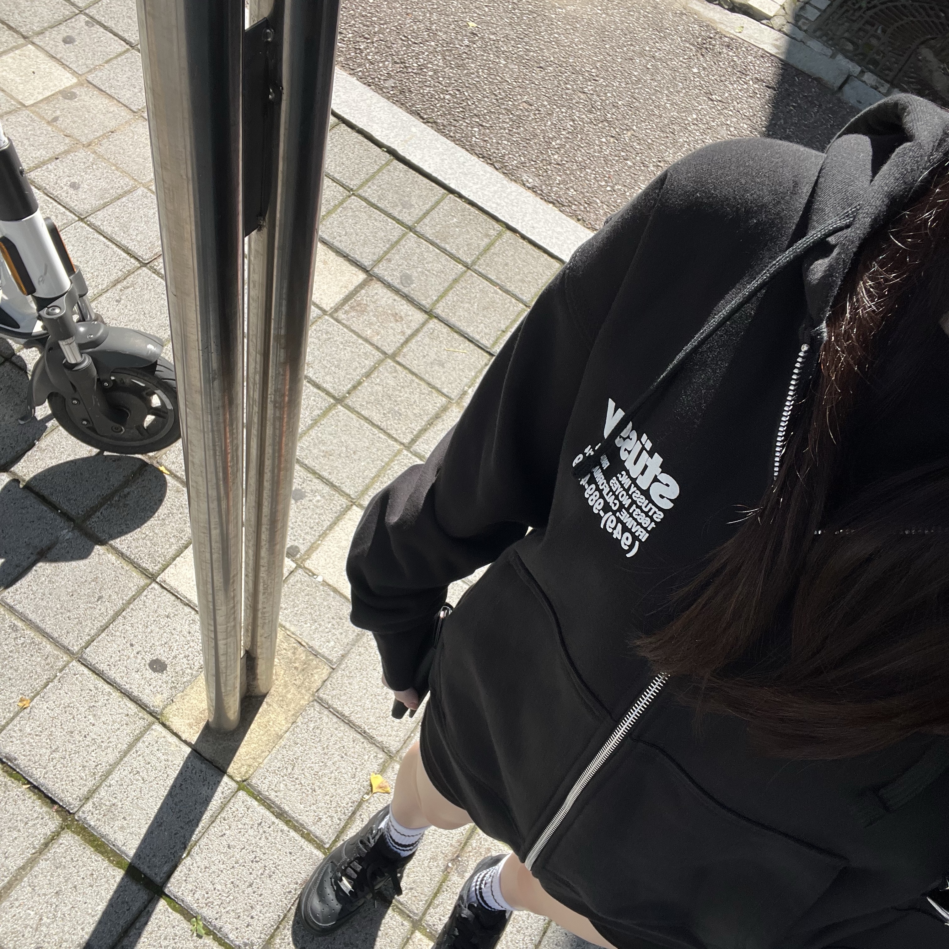 Stussy DNA Zip Hoodie Black 착용 스타일 - 2