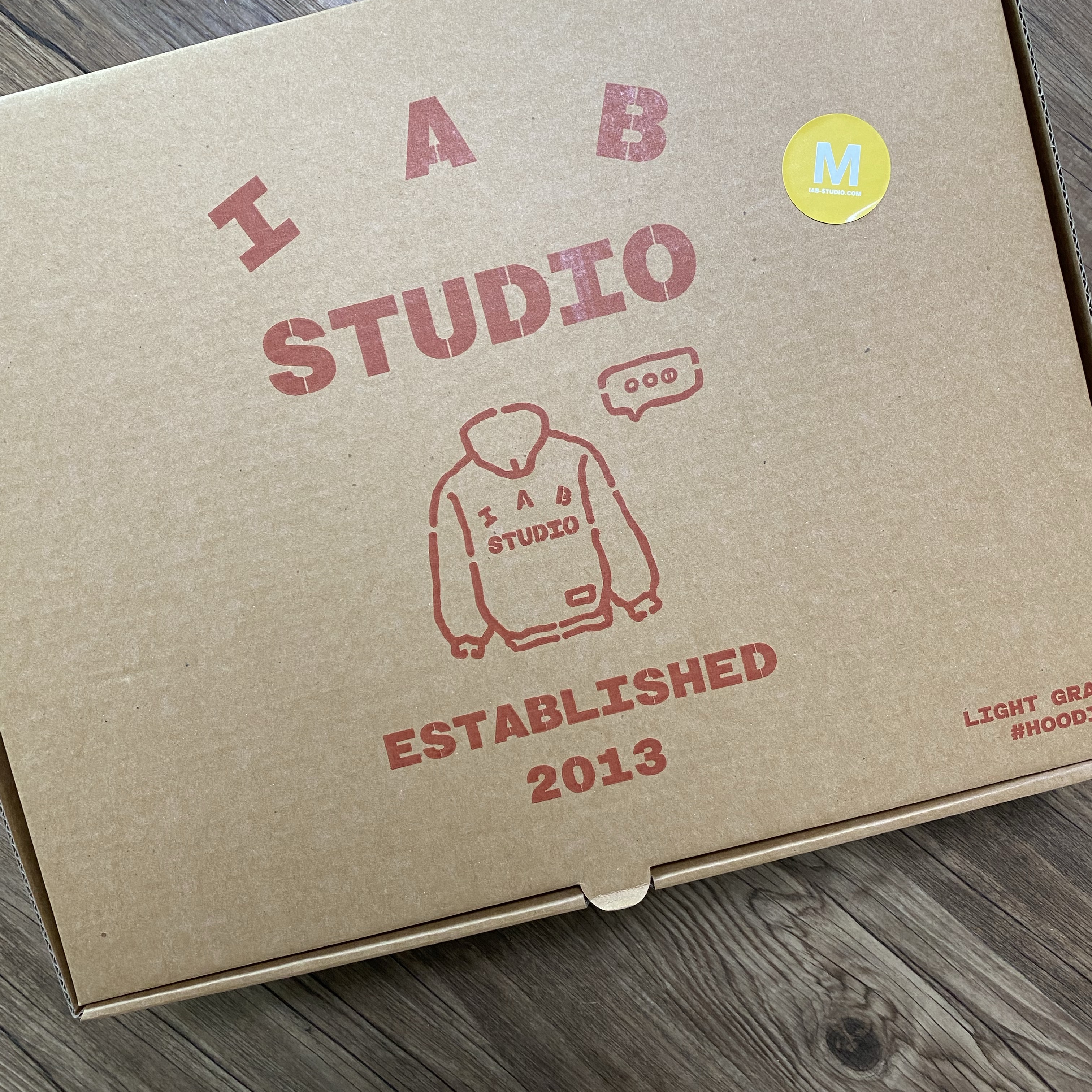 IAB Studio Hoodie Light Gray 착용 스타일 - 2
