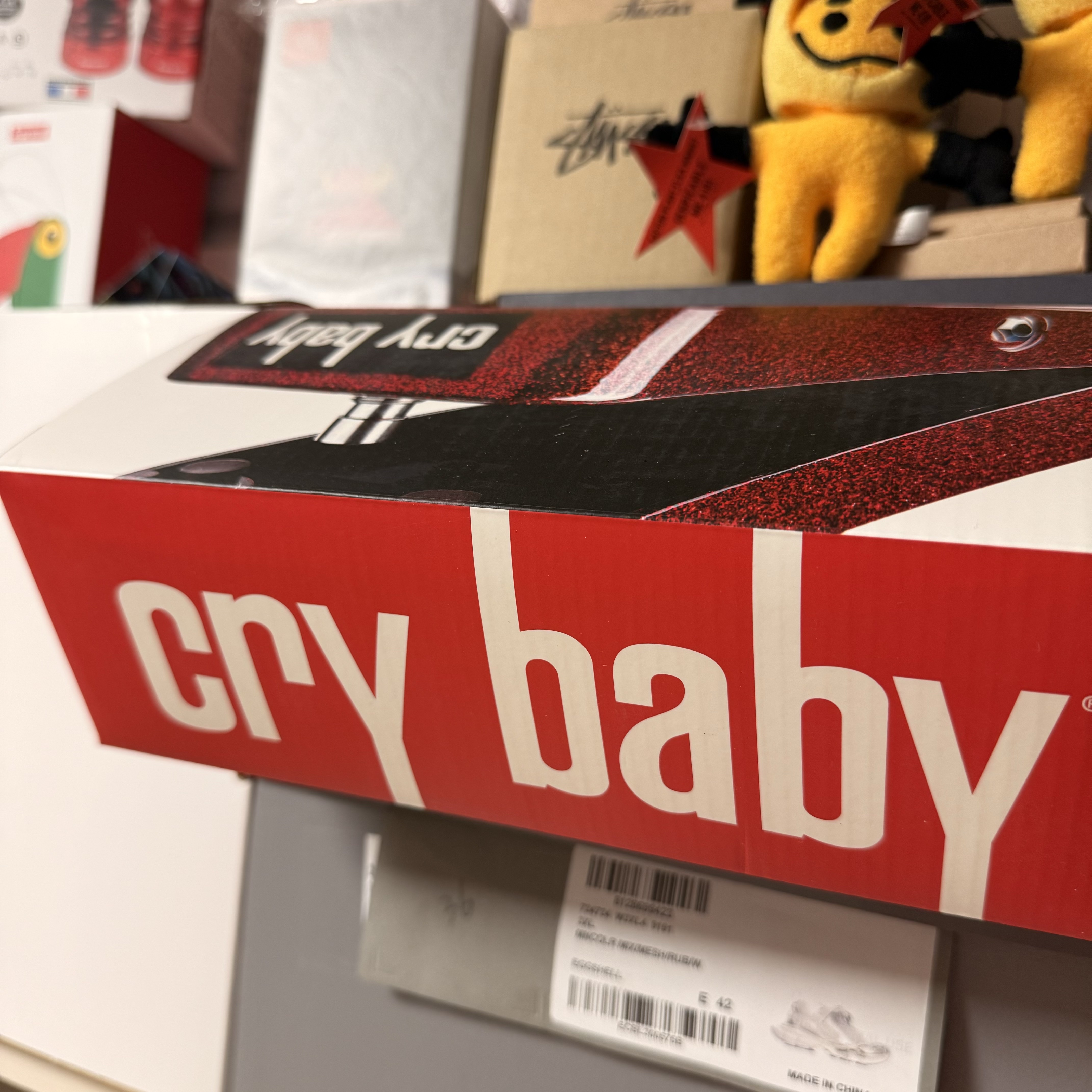 Supreme x Cry Baby Pedal Red - 24FW (Korean Ver.) 착용 스타일 - 1
