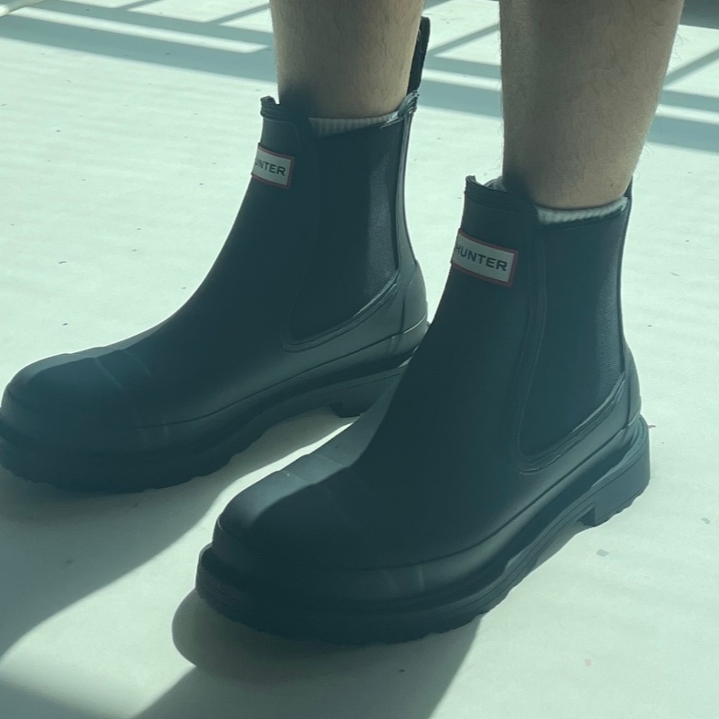 Hunter Commando Chelsea Boots Black 착용 스타일 - 1