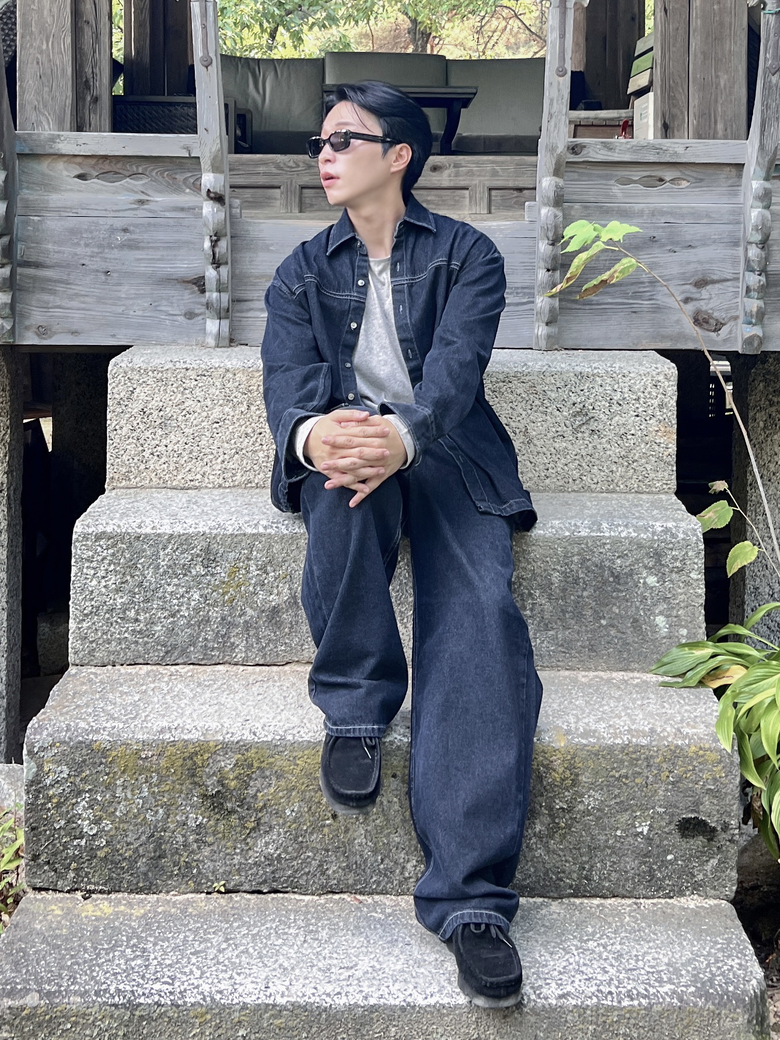 Clarks Wallabee Black Suede, Clarks Wallabee Gore-Tex Black Suede 착용 스타일 - 3