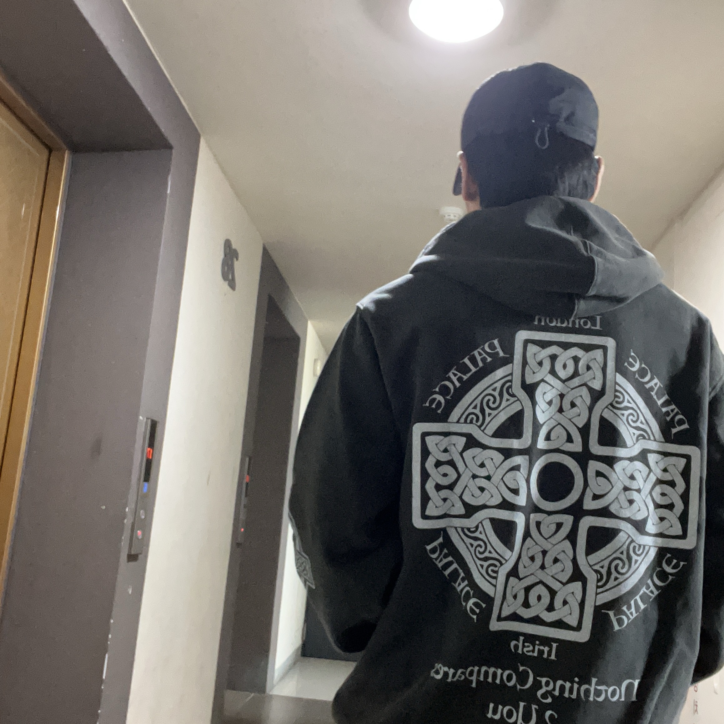 Palace Celtic Zip Hood Black - 24FW 착용 스타일