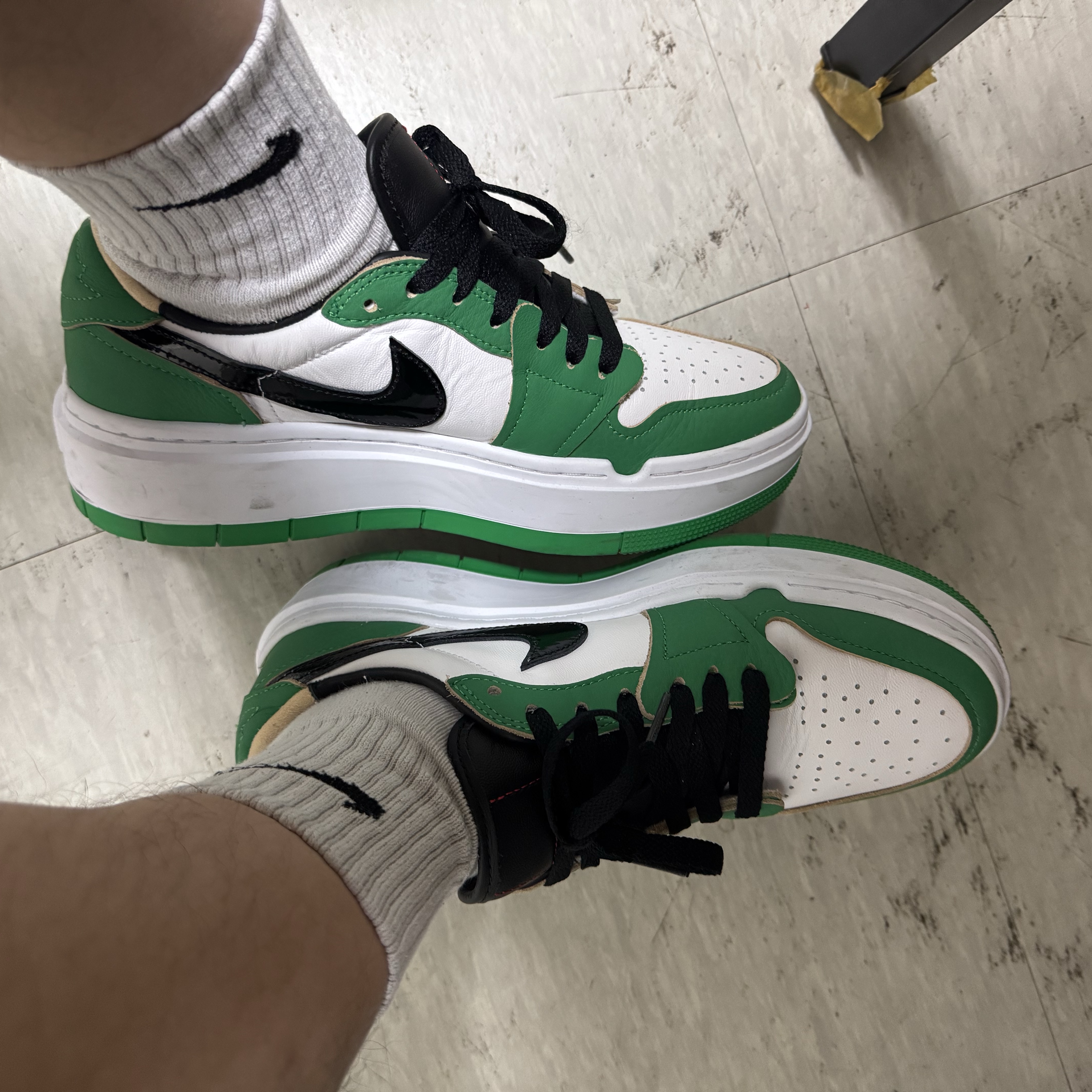 (W) Jordan 1 Elevate Low SE Lucky Green 착용 스타일