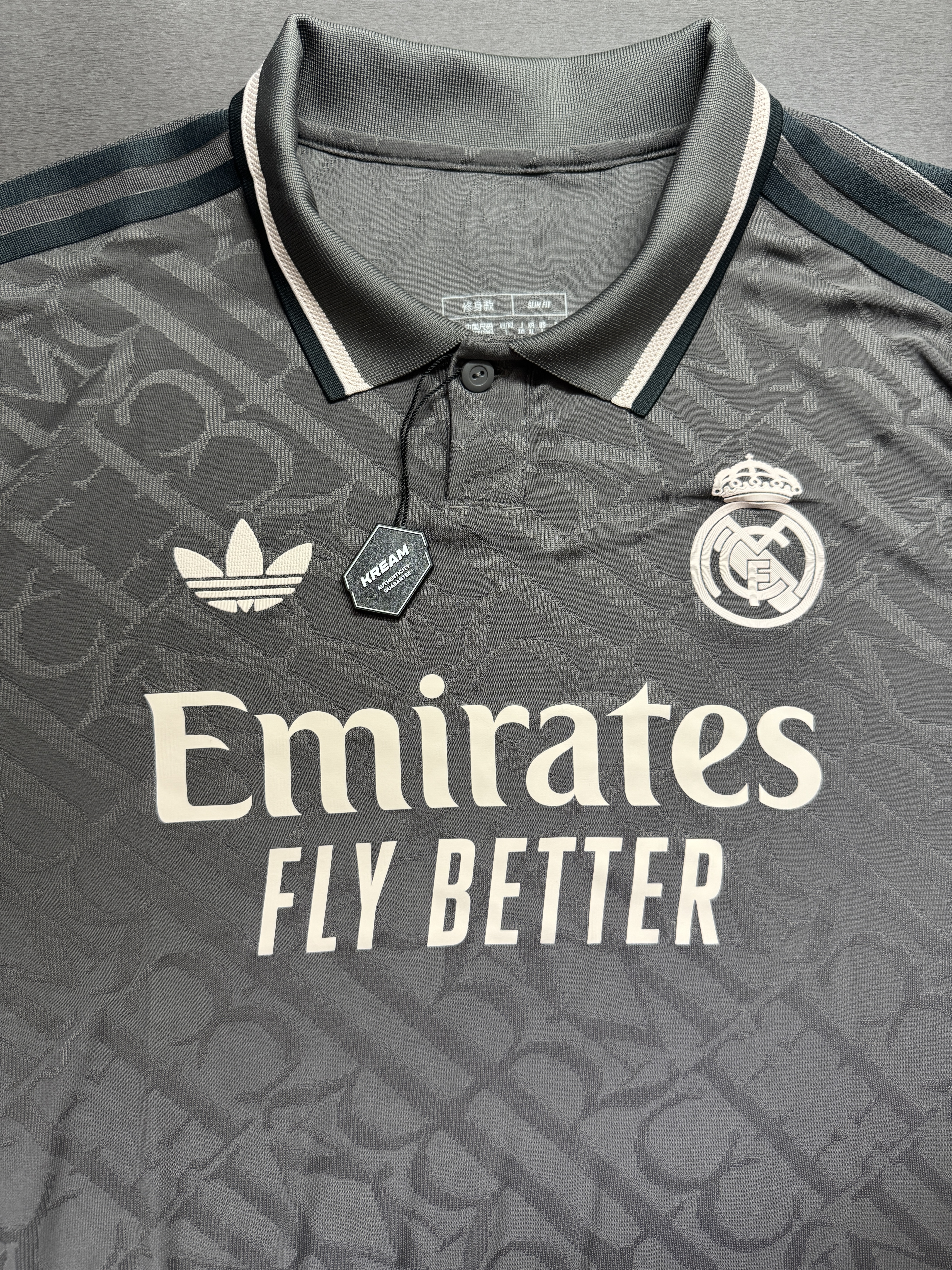 Adidas Real Madrid 2024/25 3rd Authentic Jersey Charcoal - KR Sizing (Non Marking Ver.) 착용 스타일 - 2