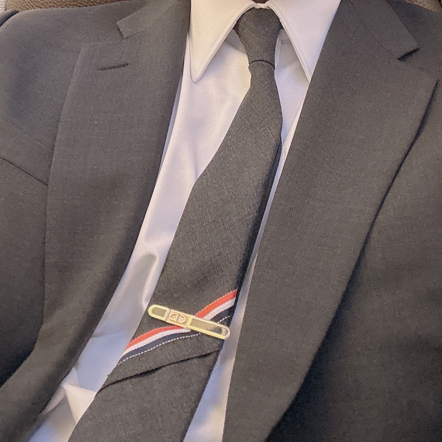 Thom Browne Classic Tie with RWB Selvedge Stripe Navy 착용 스타일