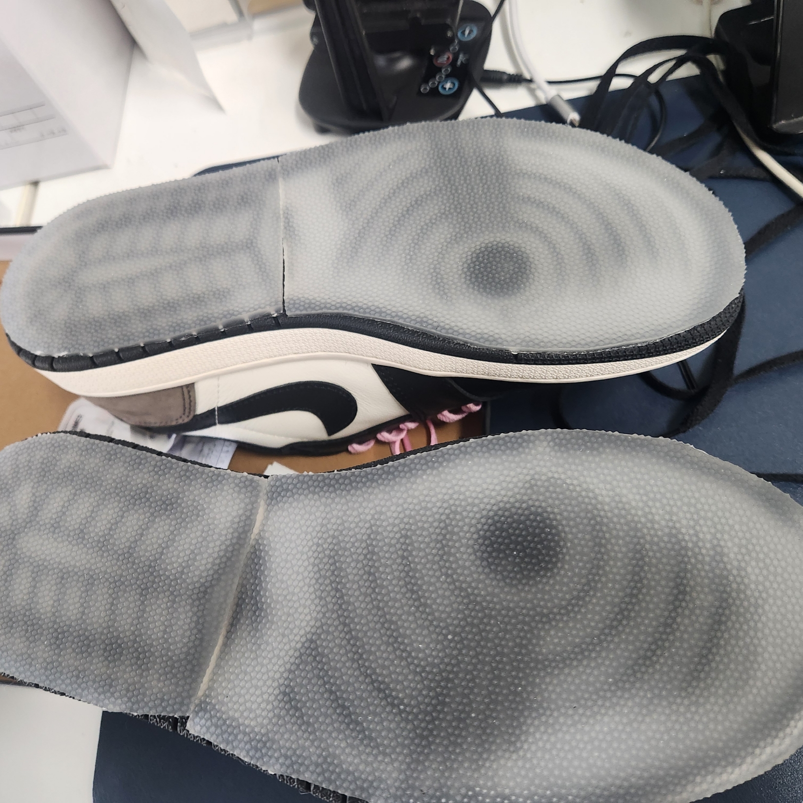 Jordan 1 Retro Low OG Mocha 착용 스타일 - 3