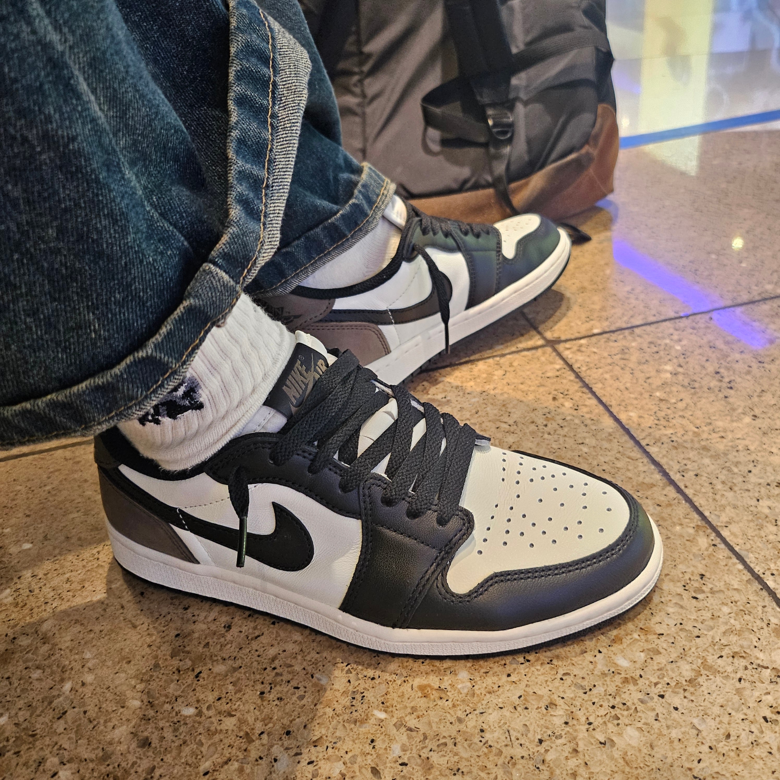 Stussy SS Link Studded Belt Black, Jordan 1 Retro Low OG Mocha 착용 스타일 - 3