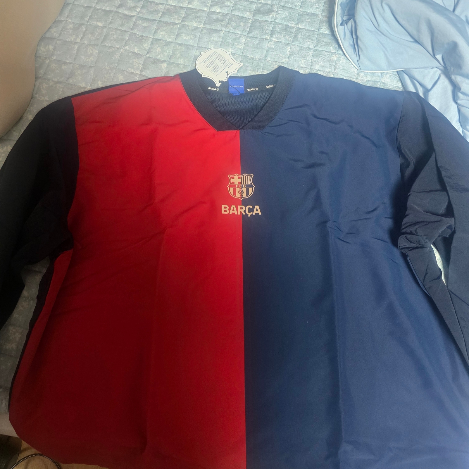 FC Barcelona Classic Line Retro Woven Sweatshirt Navy Red 착용 스타일 - 1