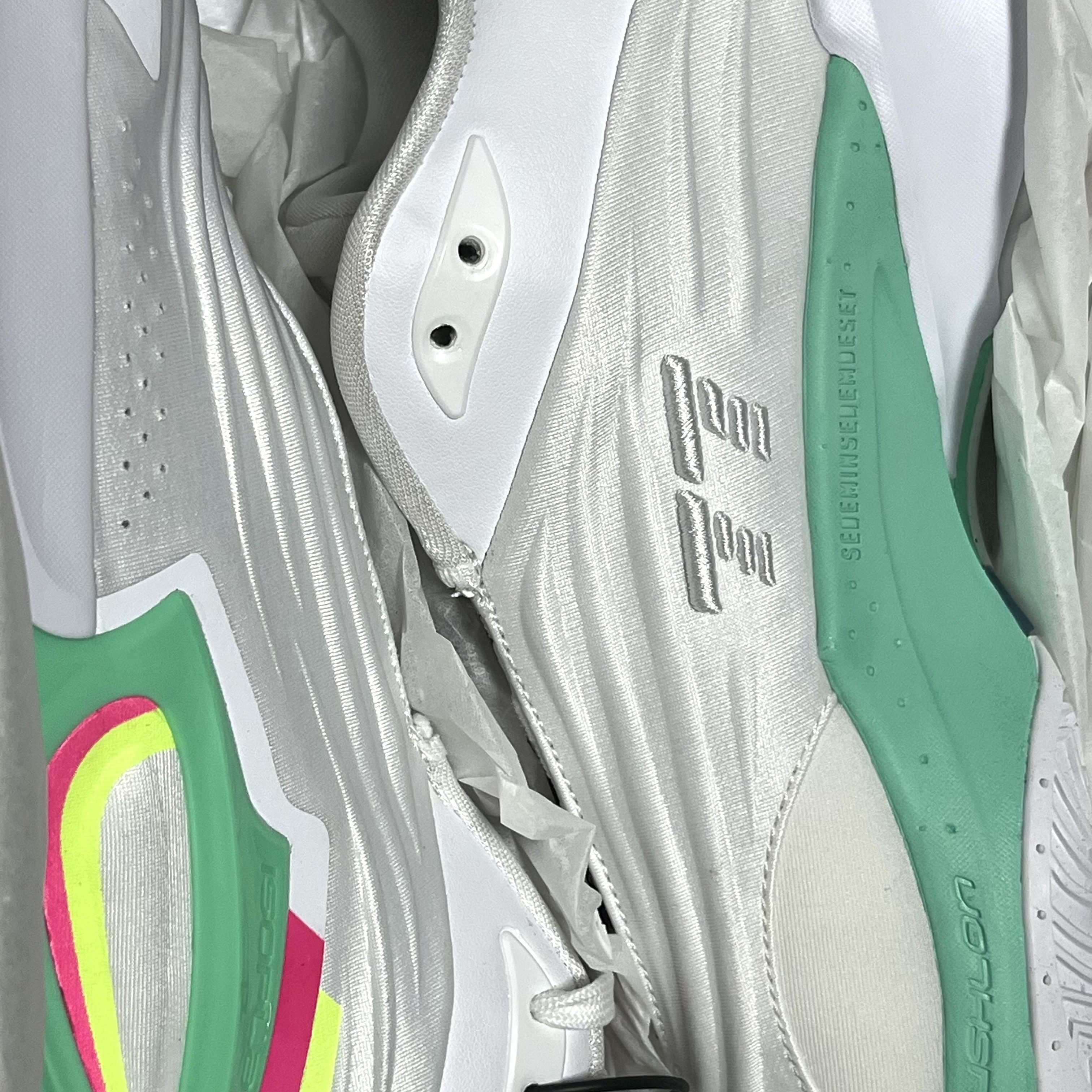 Jordan Luka 3 PF White Volt Glow 착용 스타일