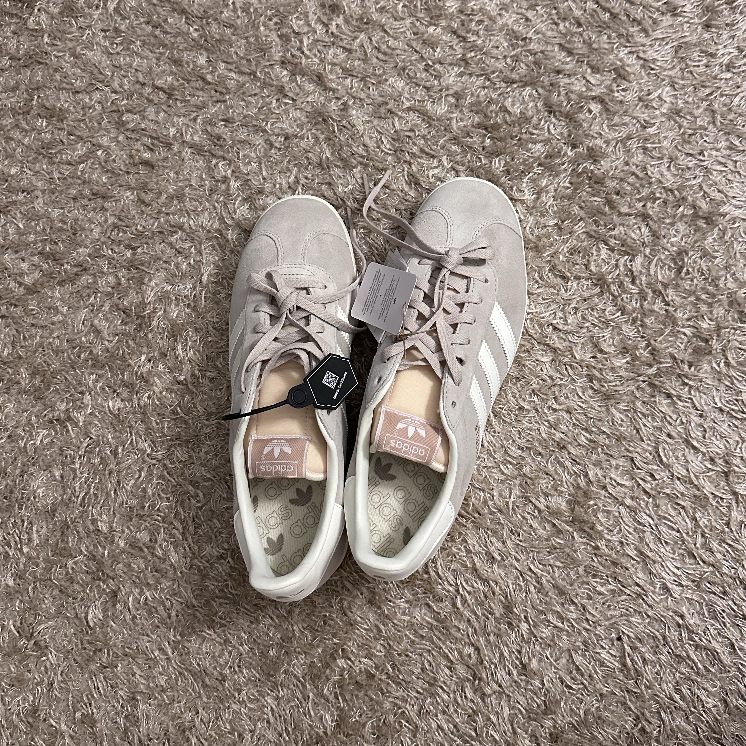 Adidas Gazelle Wonder Beige Off White 착용 스타일