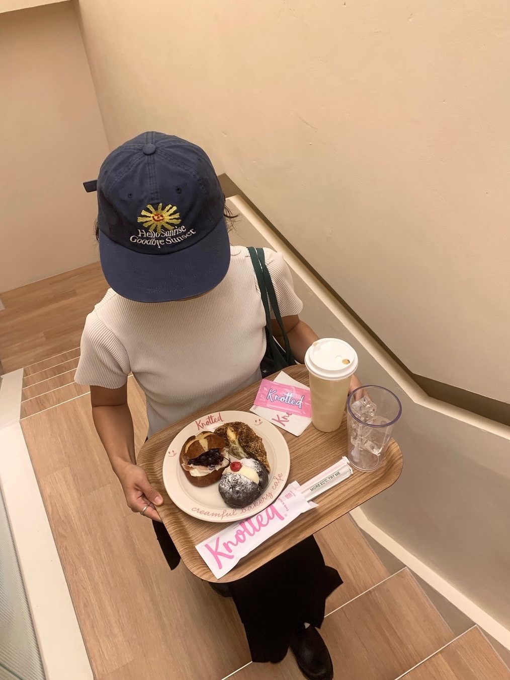 HS x Hank Relaxed Fit Cap Navy 착용 스타일 - 2