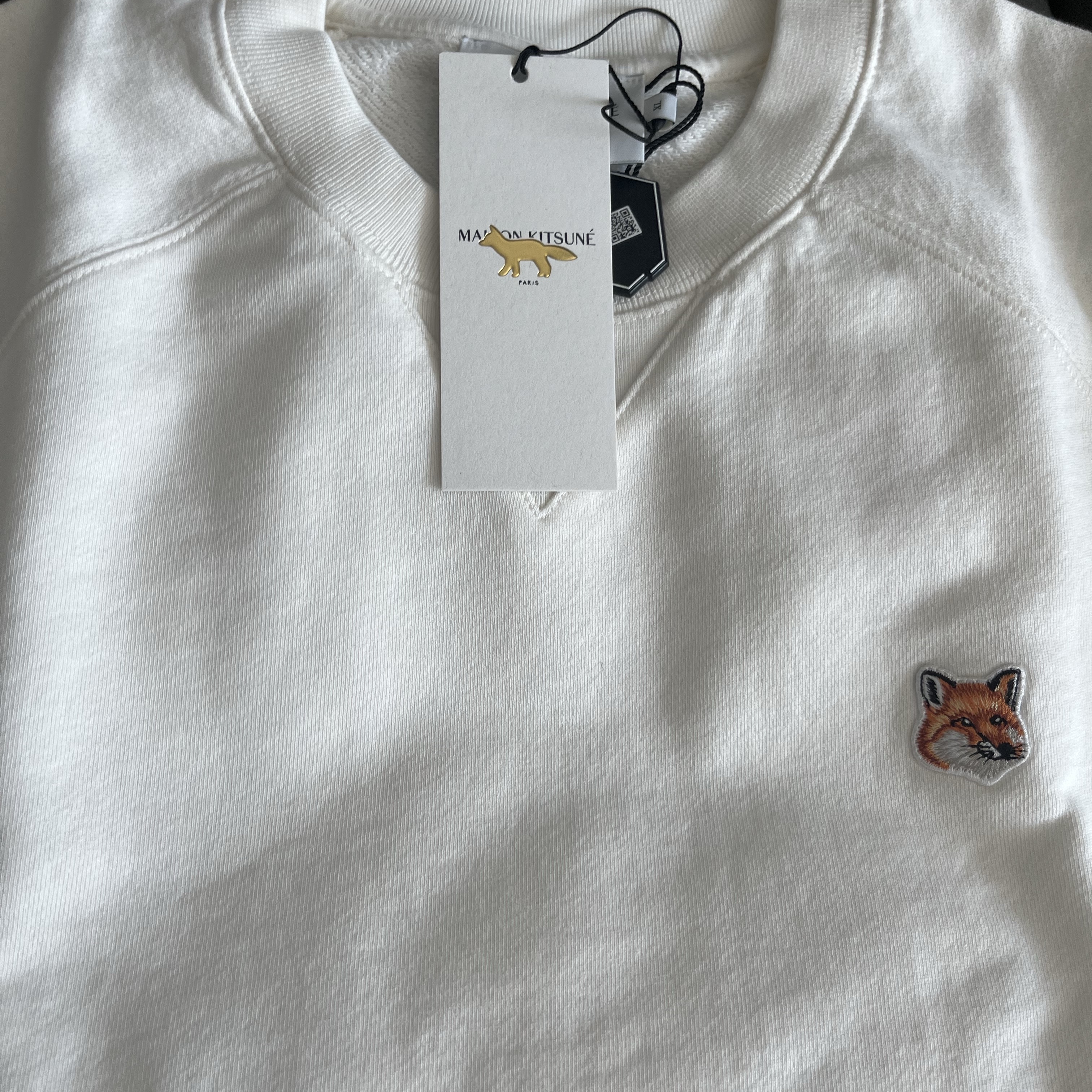 Maison Kitsune Fox Head Patch Classic Sweatshirt Ecru 착용 스타일 - 1