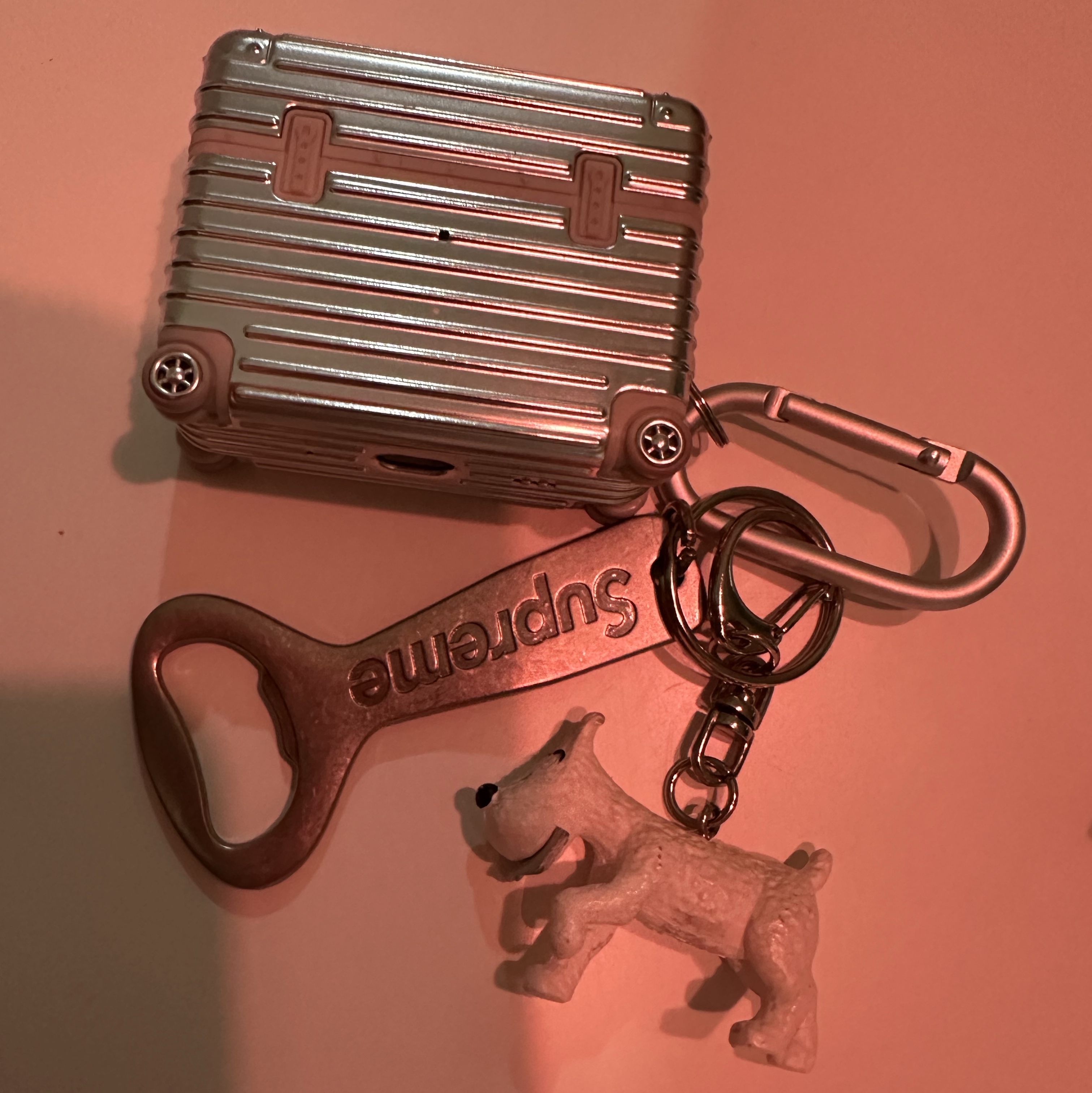 Supreme Bottle Opener Keychain Silver - 24FW 착용 스타일