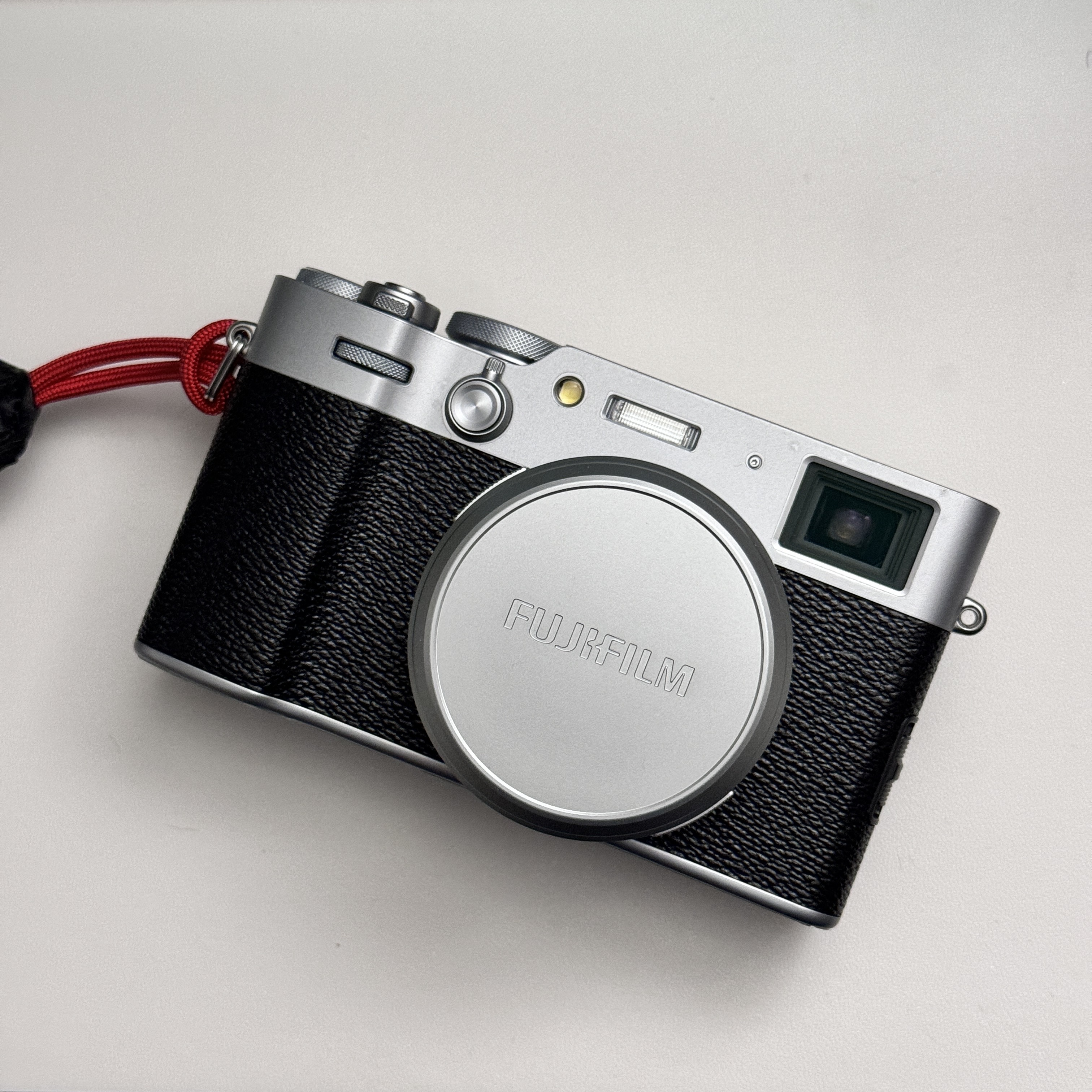 Fujifilm X100VI Silver (Korean Ver.) 착용 스타일
