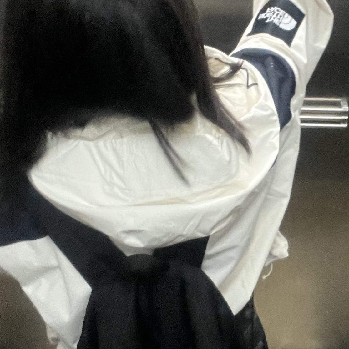 (W) The North Face White Label Vaiden Crop Jacket Cream 착용 스타일 - 2