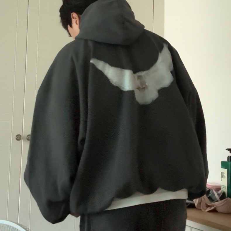 Yeezy Gap Engineered By Balenciaga Dove Hoodie Black 착용 스타일 - 1