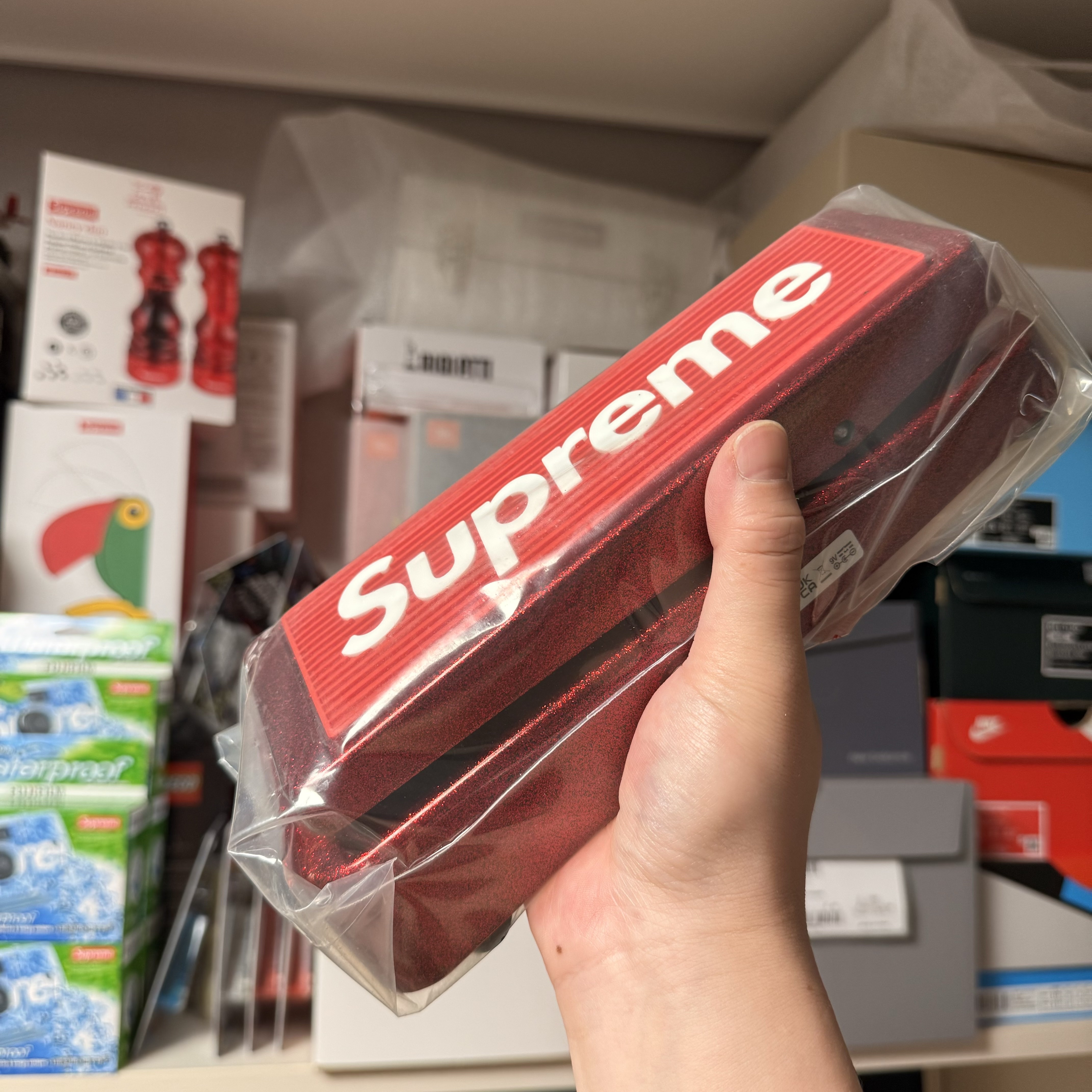 Supreme x Cry Baby Pedal Red - 24FW (Korean Ver.) 착용 스타일 - 3