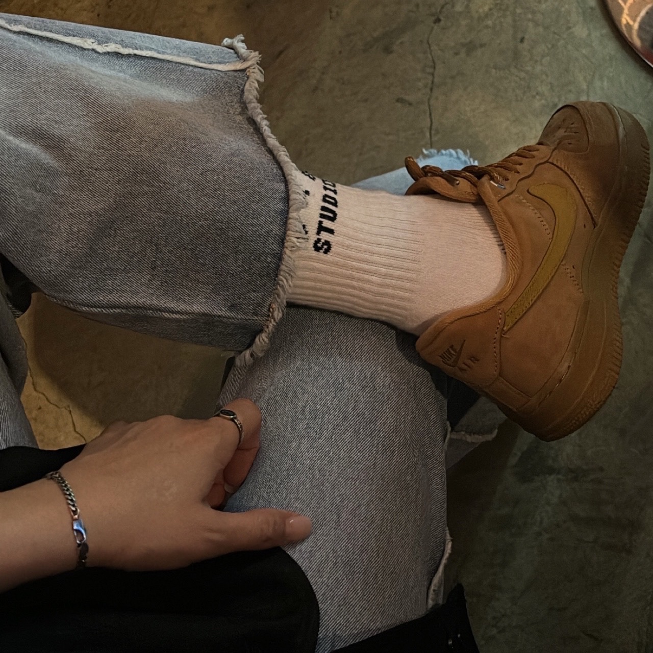 Nike Air Force 1 '07 WB Flax 착용 스타일 - 2
