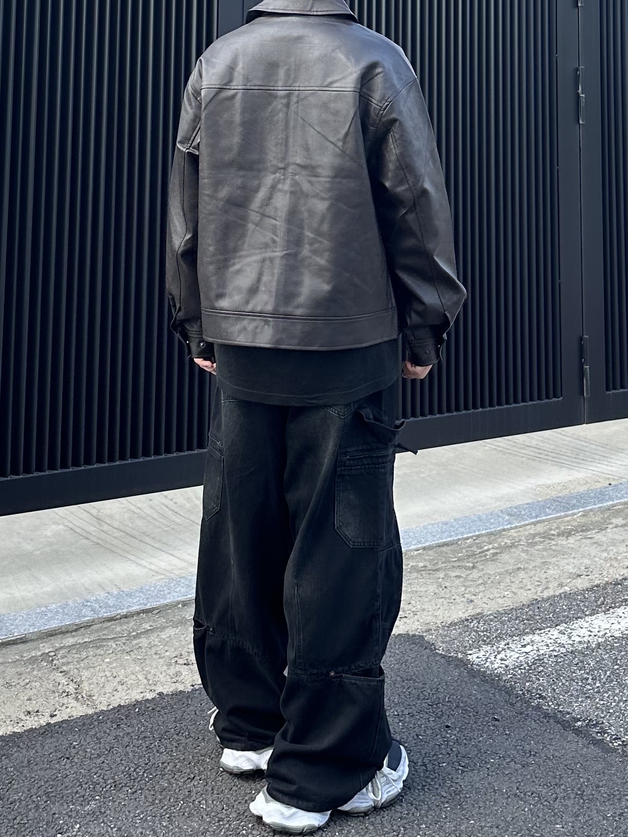 Balenciaga Cargo Sneakers White Grey 착용 스타일 - 5