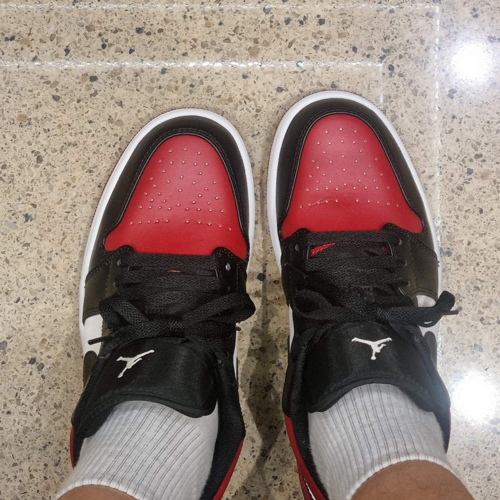 Jordan 1 Low Bred Toe 착용 스타일 - 2