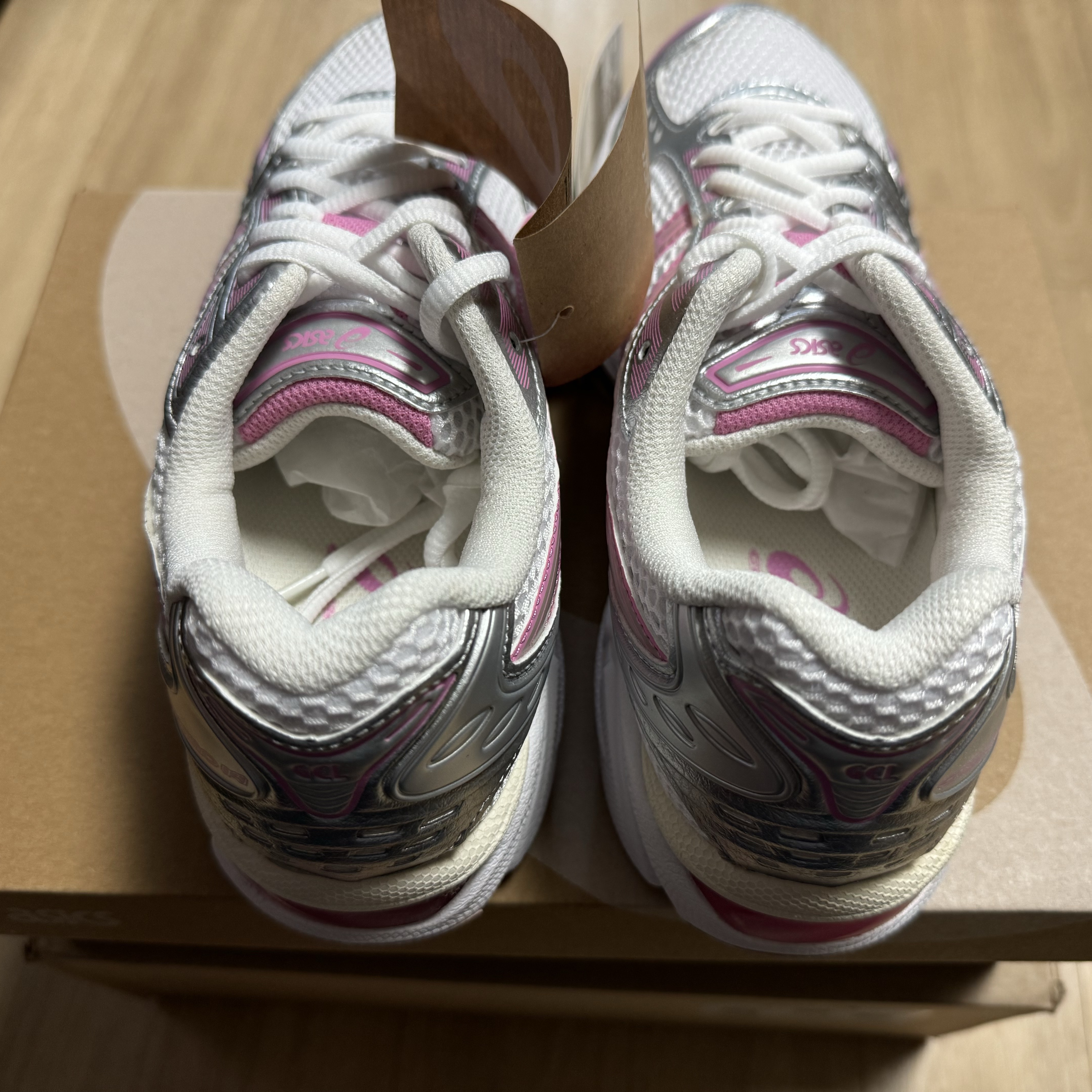 Asics Unlimited Gel-Kayano 14 White Fawn 착용 스타일 - 2