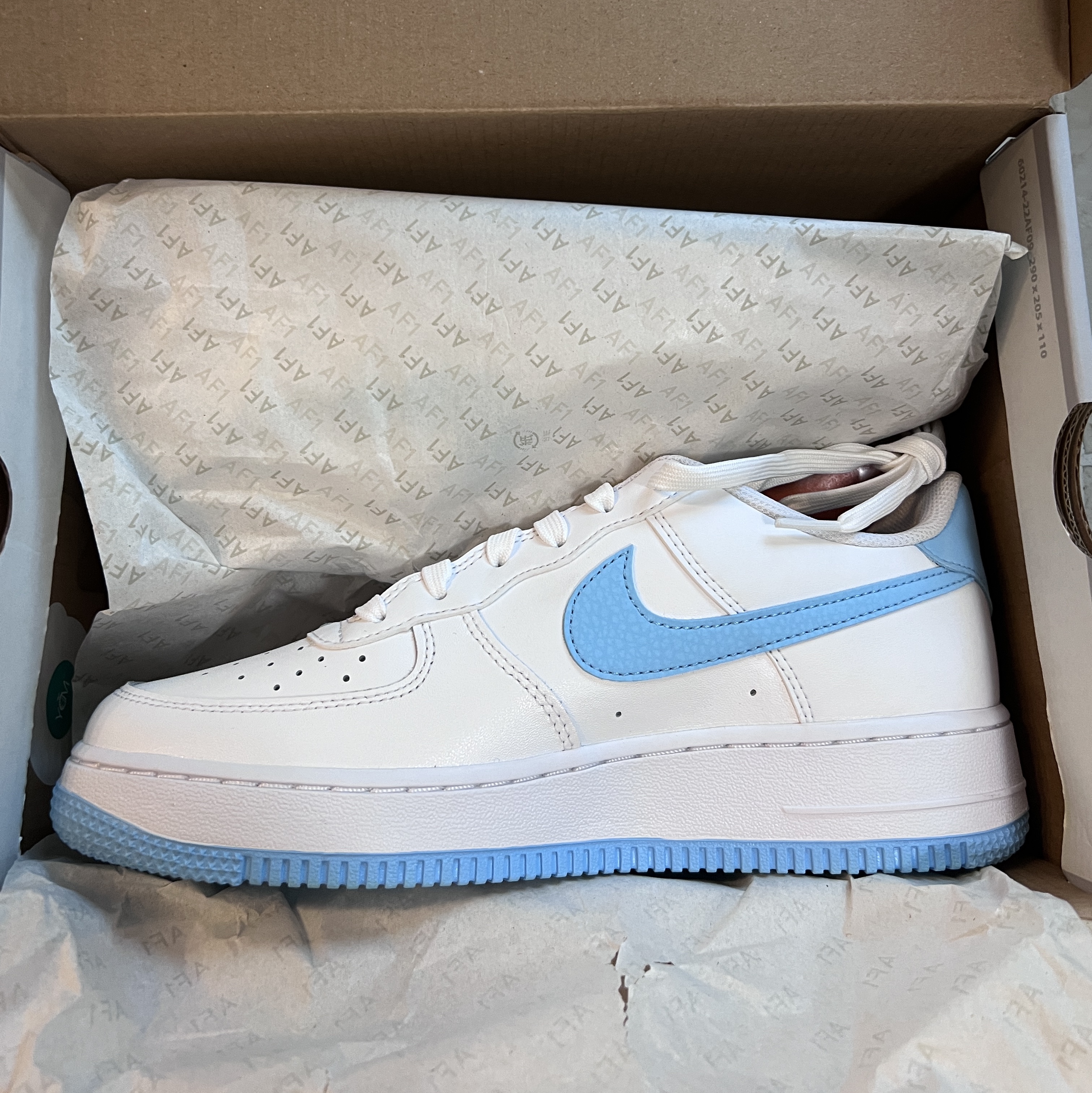 (GS) Nike Air Force 1 White Aquarius Blue 착용 스타일