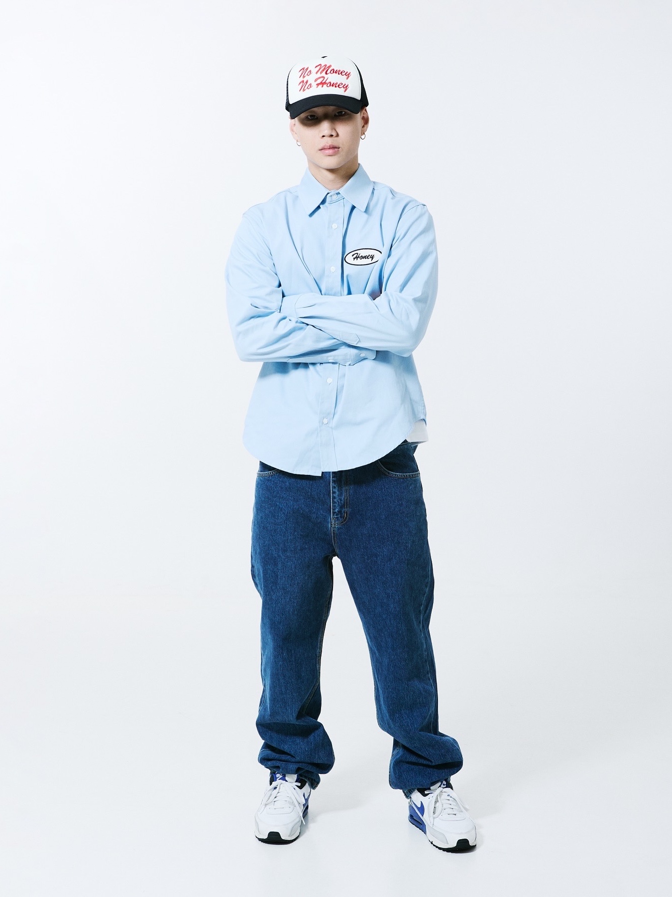 Honey Scoop House Honey Stitch Denim Blue 착용 스타일