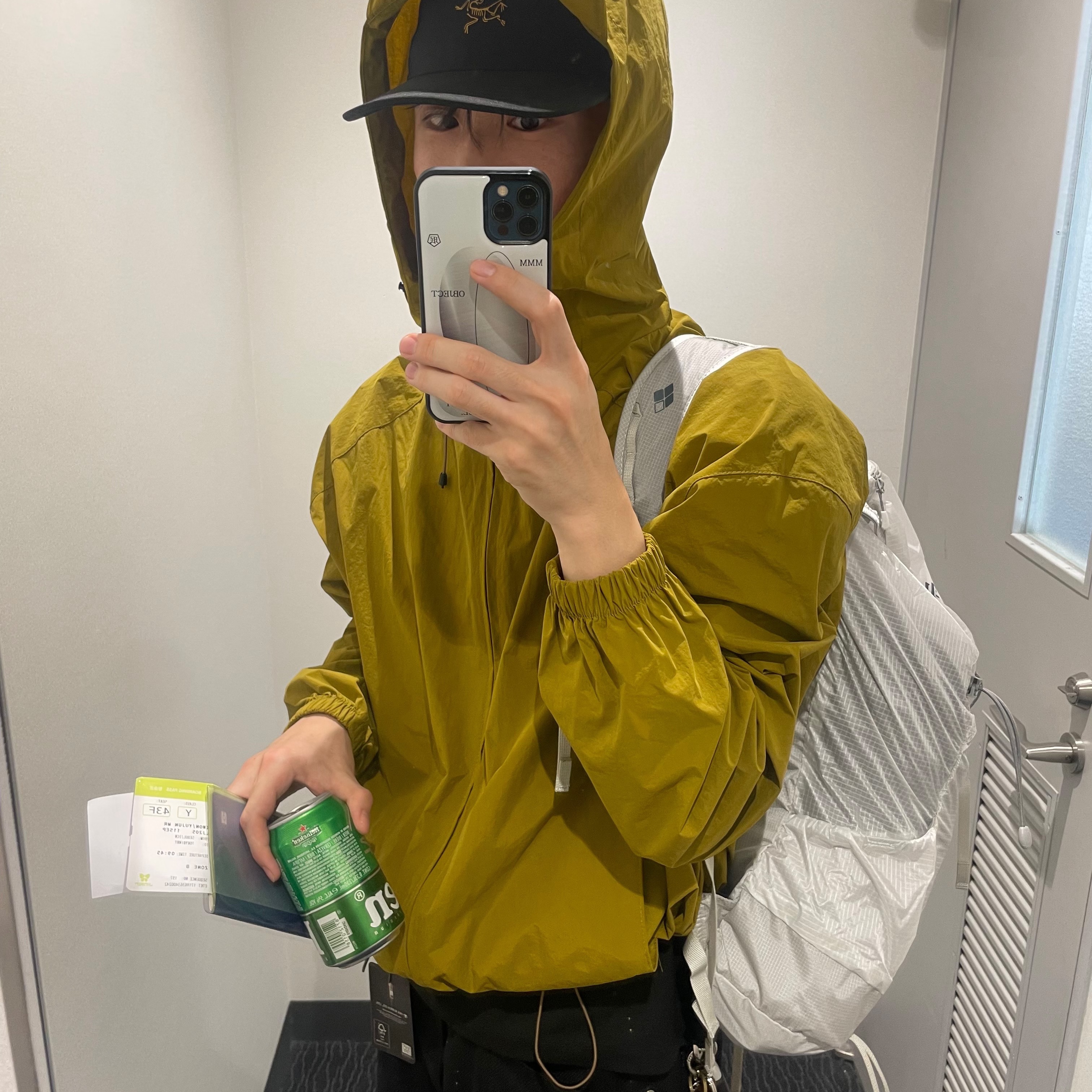 Montbell Versalite Pack 20 Backpack Ice White 착용 스타일