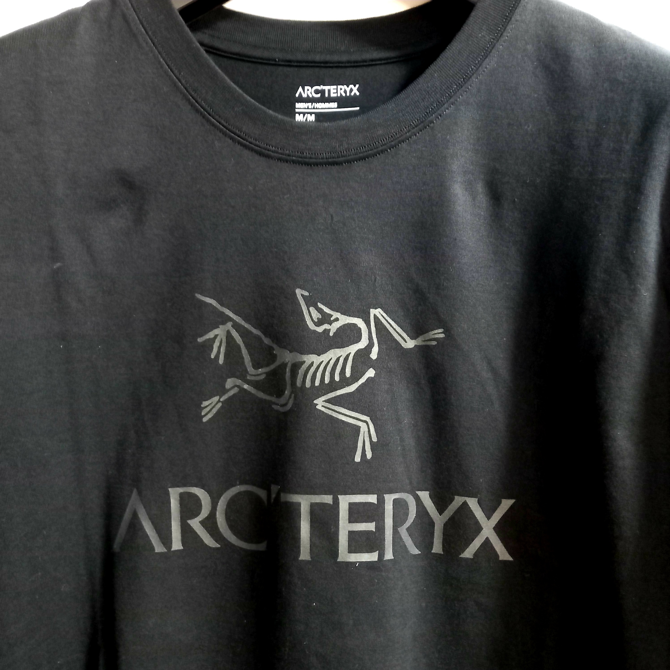 Arc'teryx Arc'word Logo SS T-Shirt Black, Arc'teryx Arc'word SS T-Shirt Black 착용 스타일 - 4