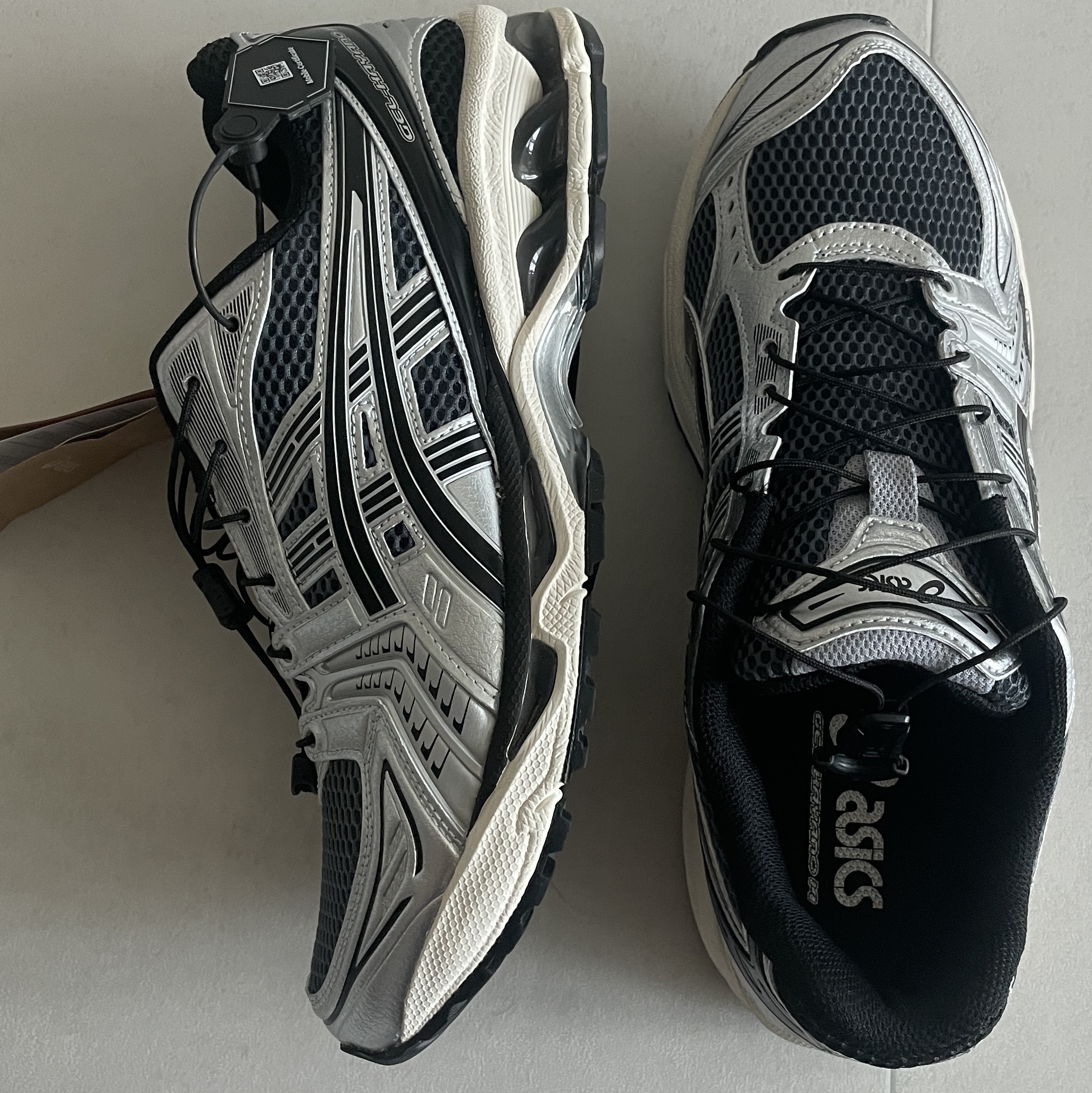 Asics Unlimited Gel-Kayano 14 Carrier Grey Black 착용 스타일