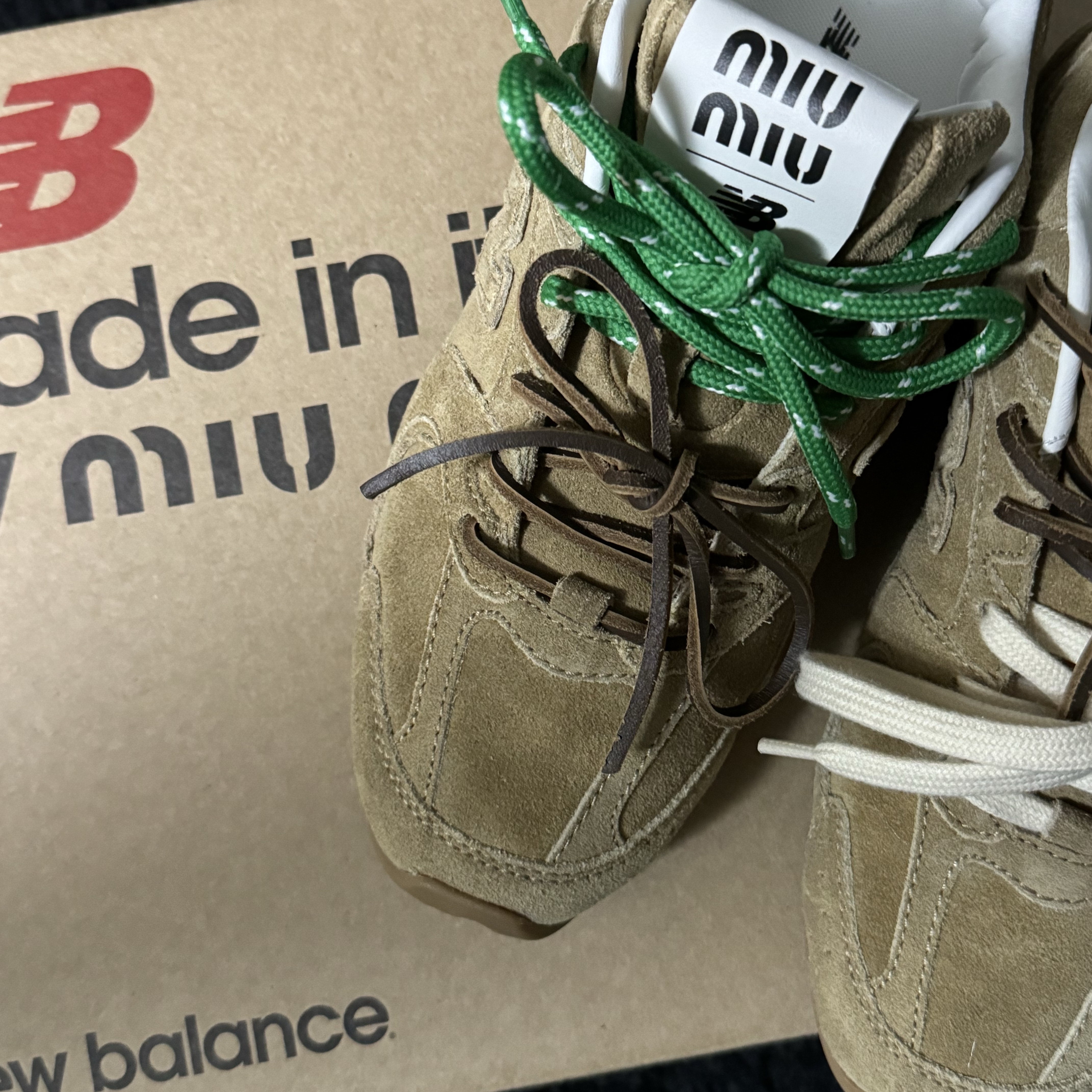 (W) New Balance x Miu Miu 530 Suede Mesh Sneakers Ecru 착용 스타일