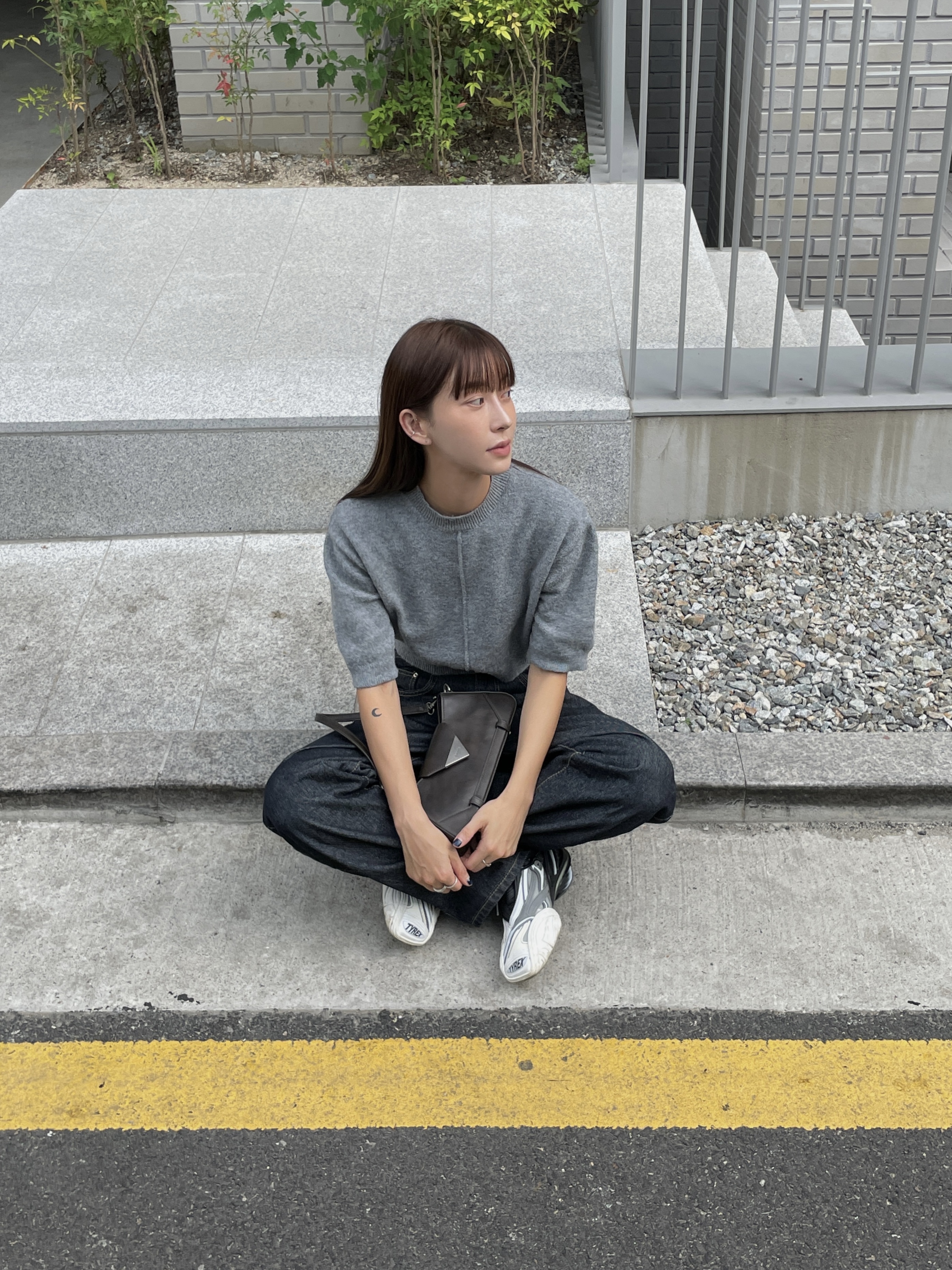 Balenciaga Tyrex Sneakers Black White, (W) Balenciaga Tyrex Sneakers Black White 착용 스타일 - 1